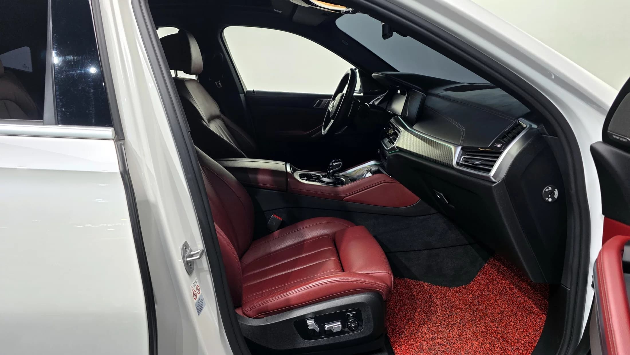 BMW X6 xDrive40i M Sport, 2021 г. 91390 км. — фото 11