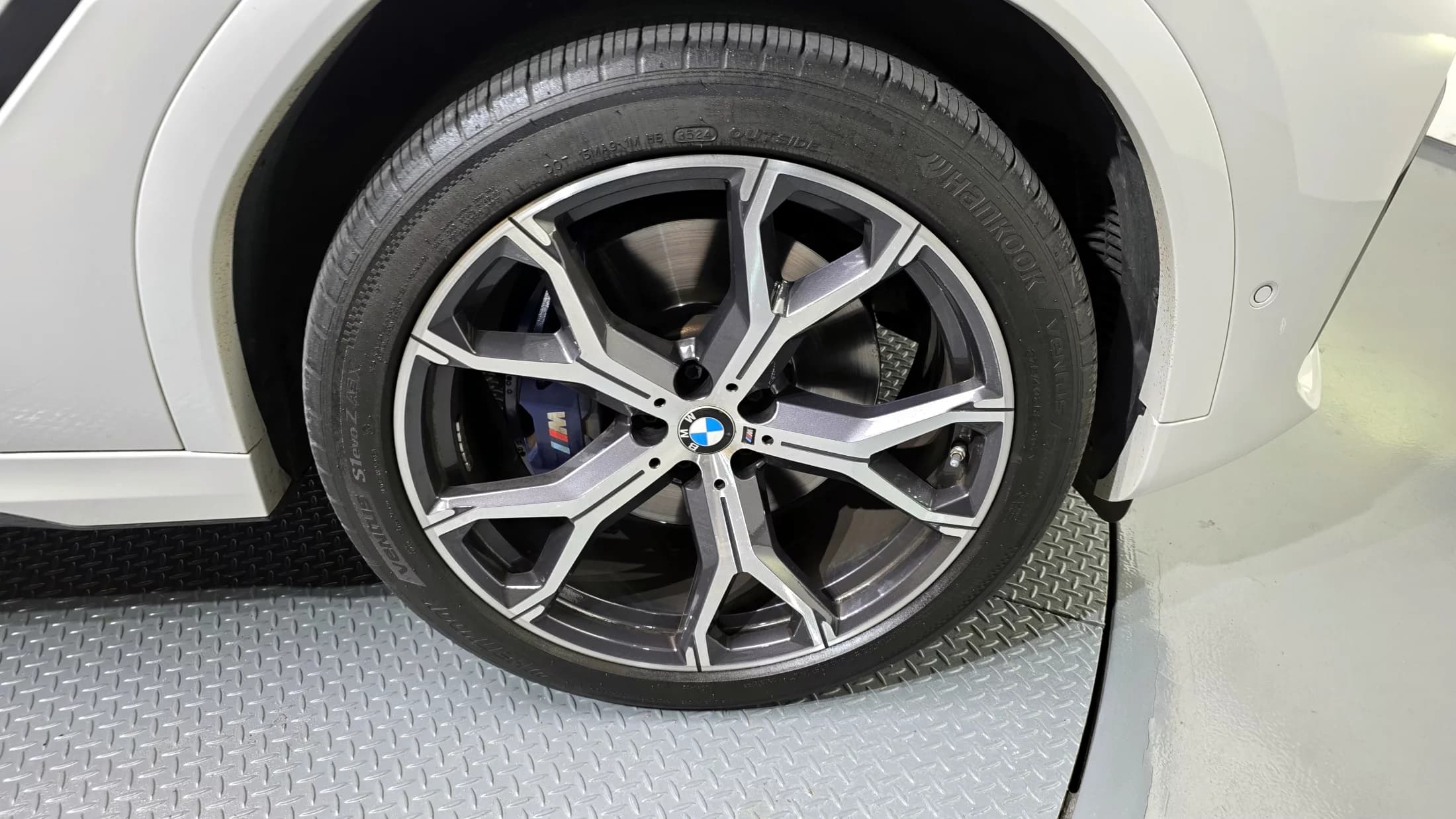 BMW X6 xDrive40i M Sport, 2021 г. 91390 км. — фото 5