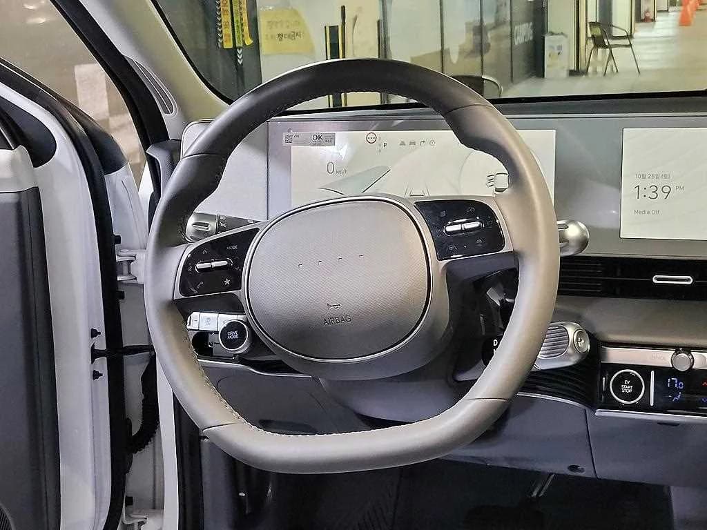 Hyundai Ioniq 5 Long range Exclusive, электромобиль, 2023 г. 10052 км. — фото 9