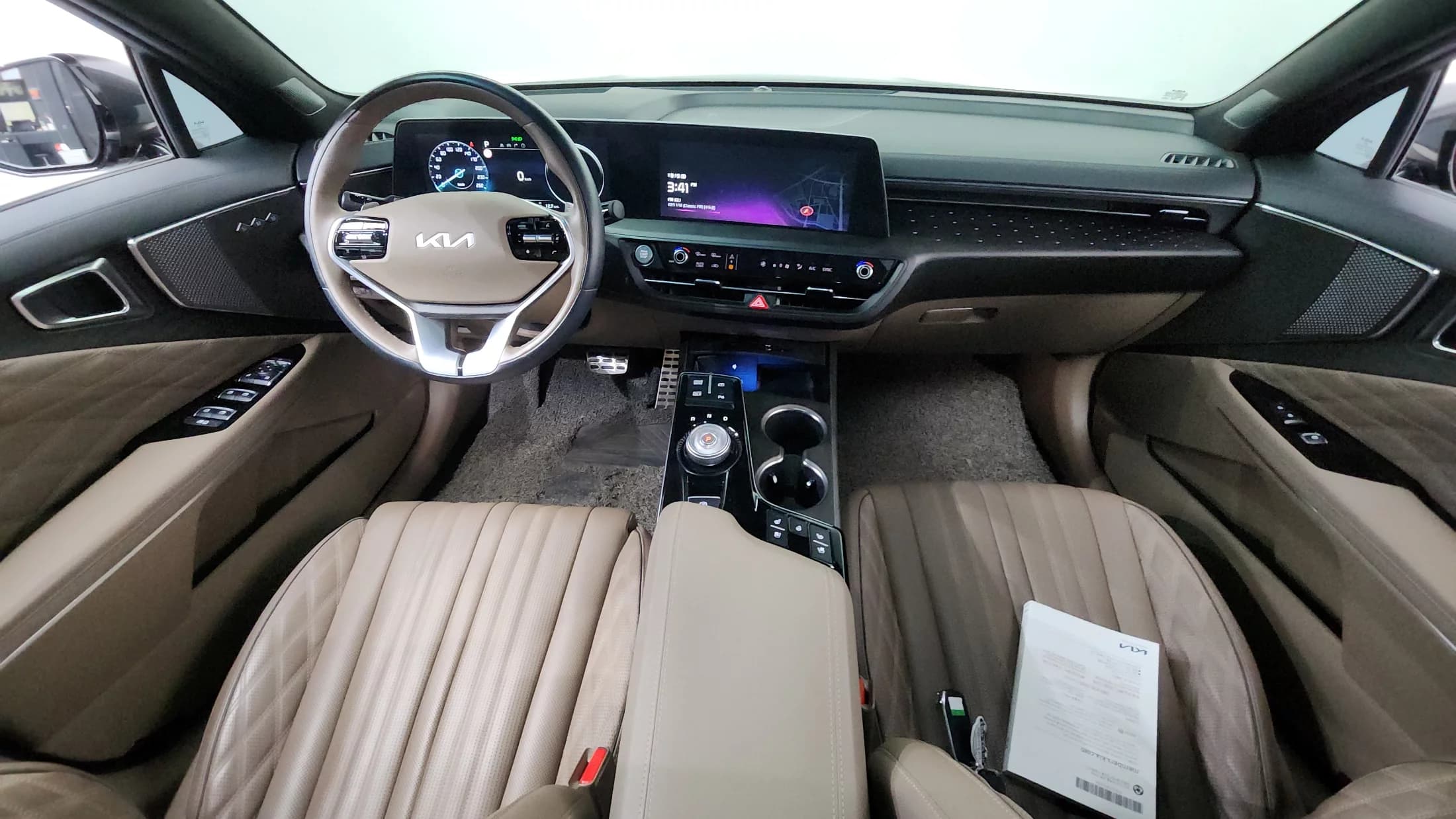 Kia K8 2.5 Gasoline 2WD Signature, 2023 г. 25095 км. — фото 7