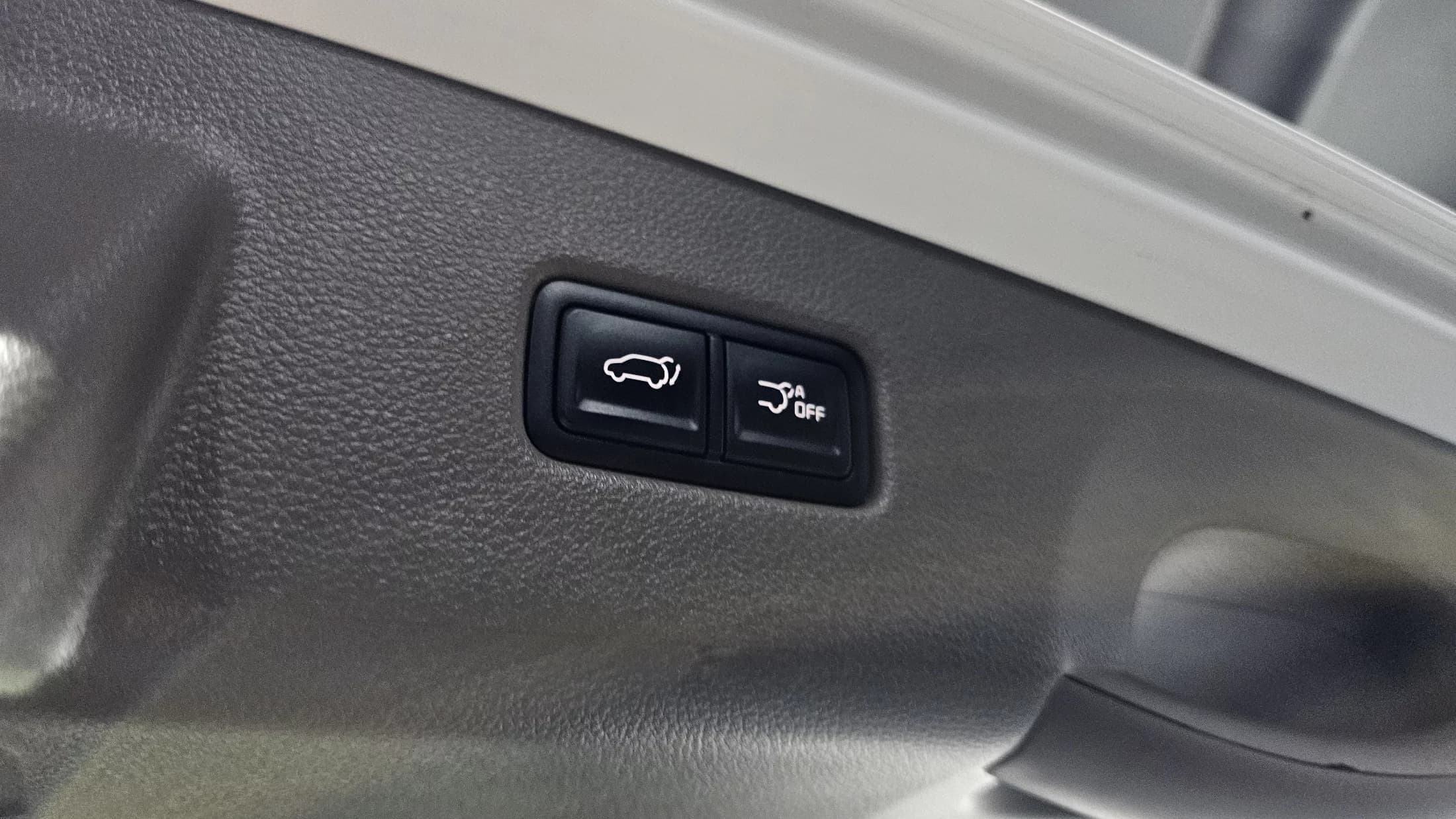 Kia Carnival Gasoline 9-Seater Hi-Limousine Signature, 2023 г. 40979 км. — фото 20