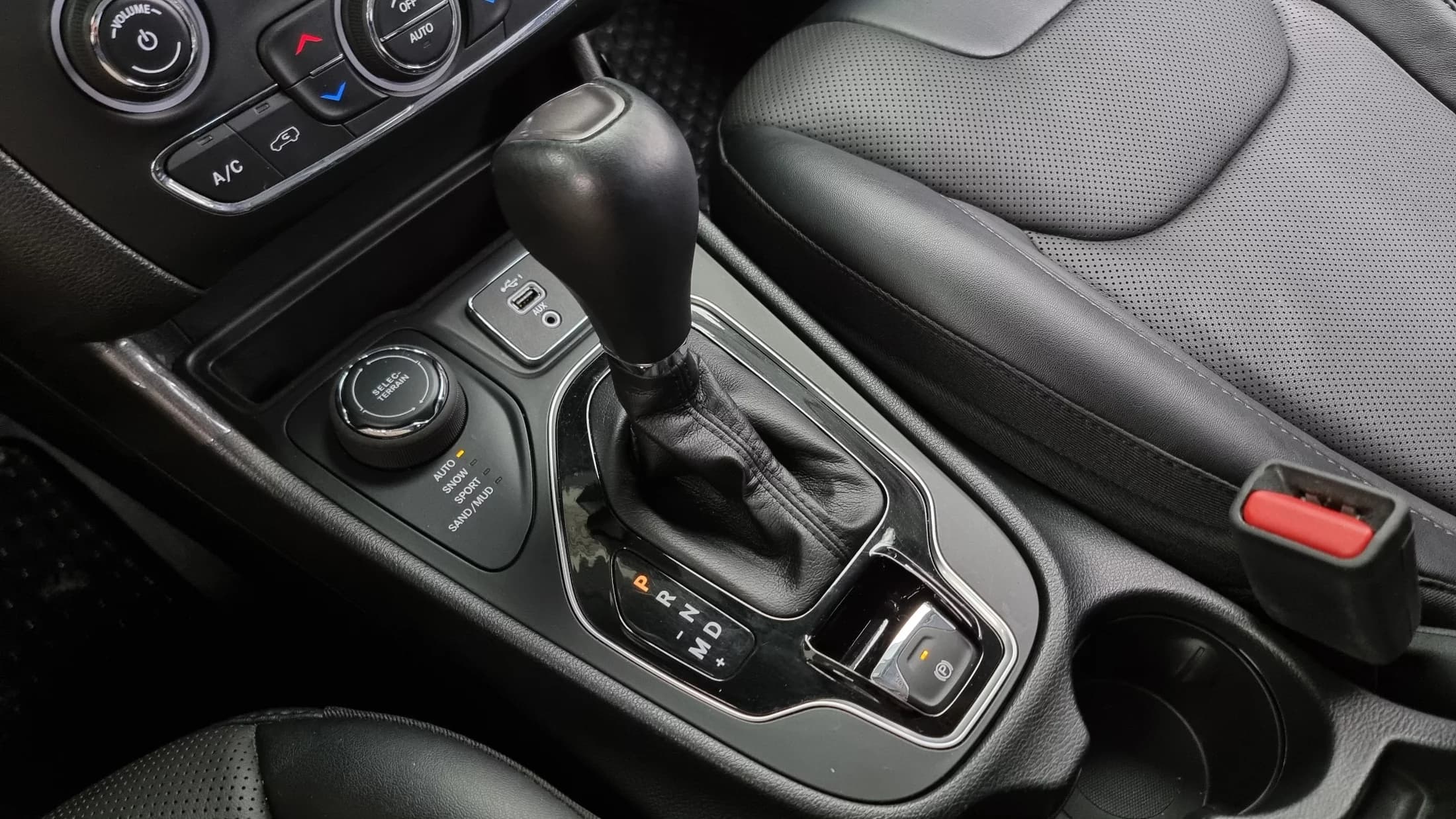 Jeep CHEROKEE 2.4 Limited AWD, 2022 г. 30813 км. — фото 9