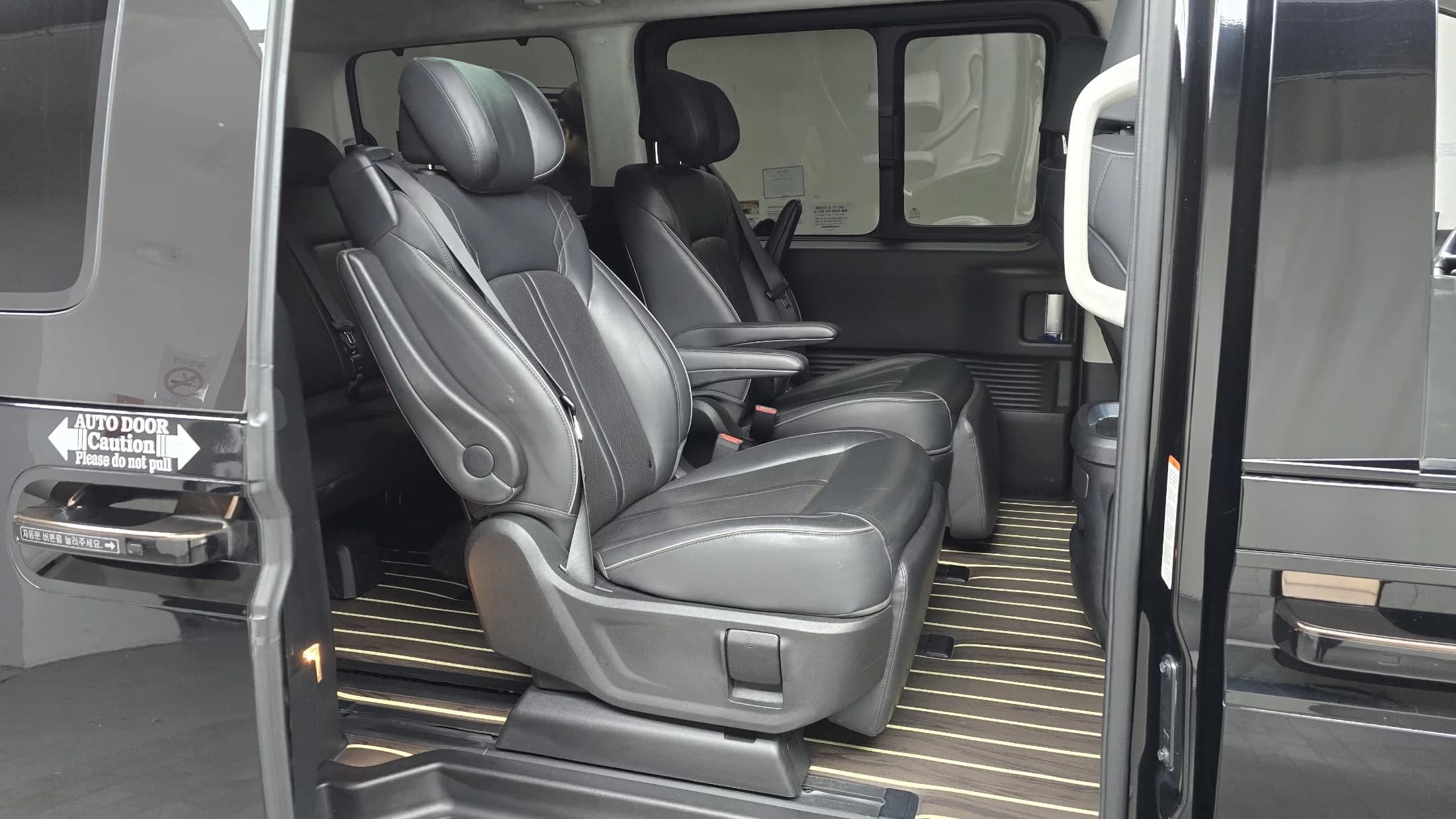 Hyundai Staria 4WD Lounge 7-Seater Inspiration, 2023 г. 251699 км. — фото 12