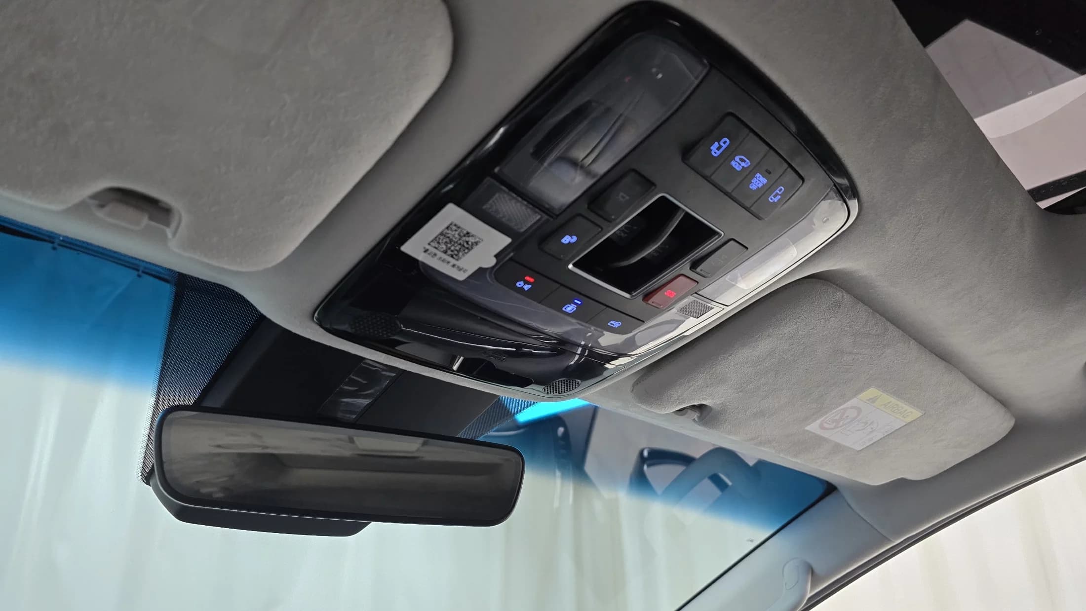 Hyundai Staria 4WD Lounge 7-Seater Inspiration, 2023 г. 251699 км. — фото 16