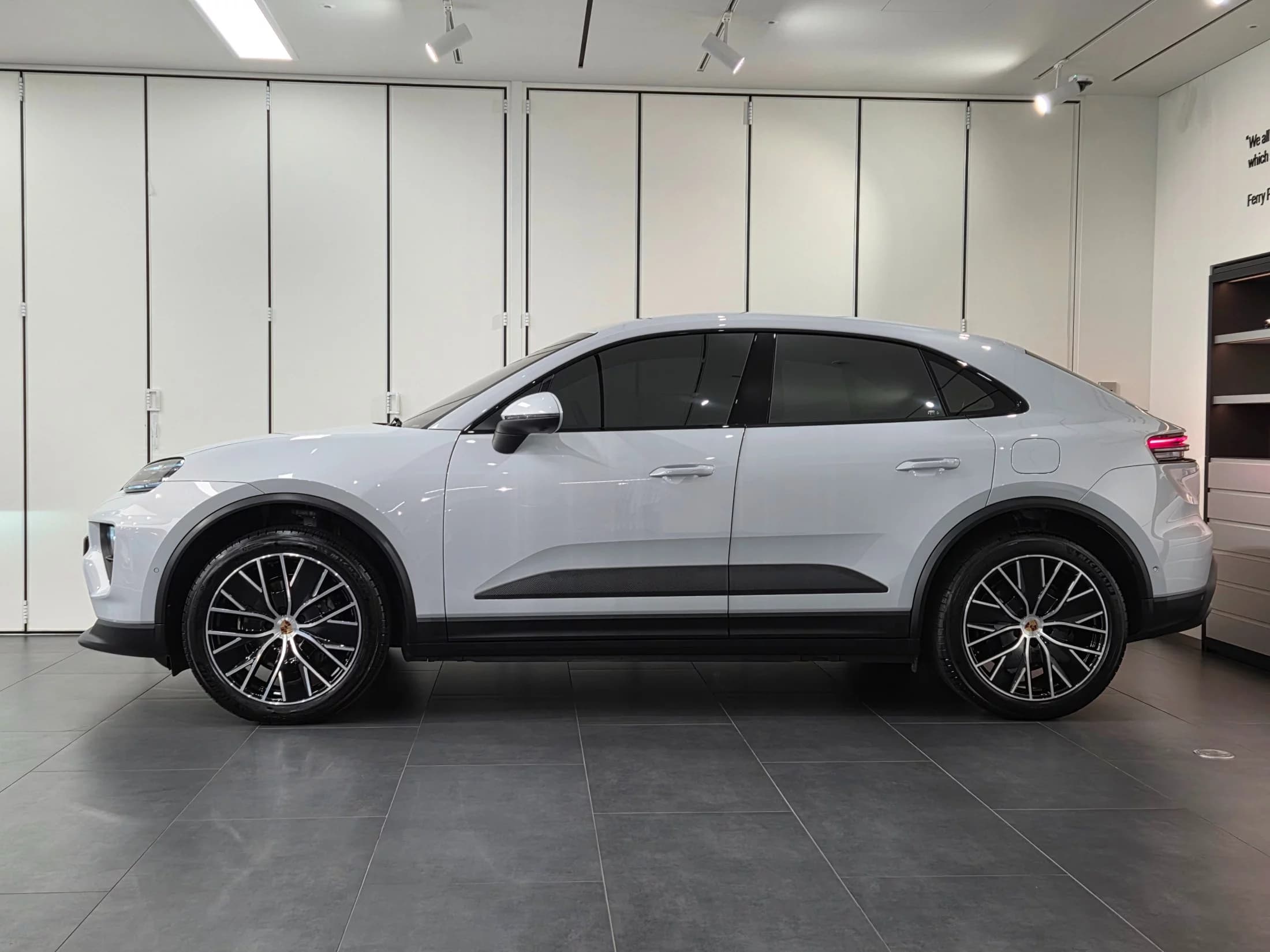 Porsche MACAN Base 4, электромобиль, 2025 г. 9242 км. — фото 6
