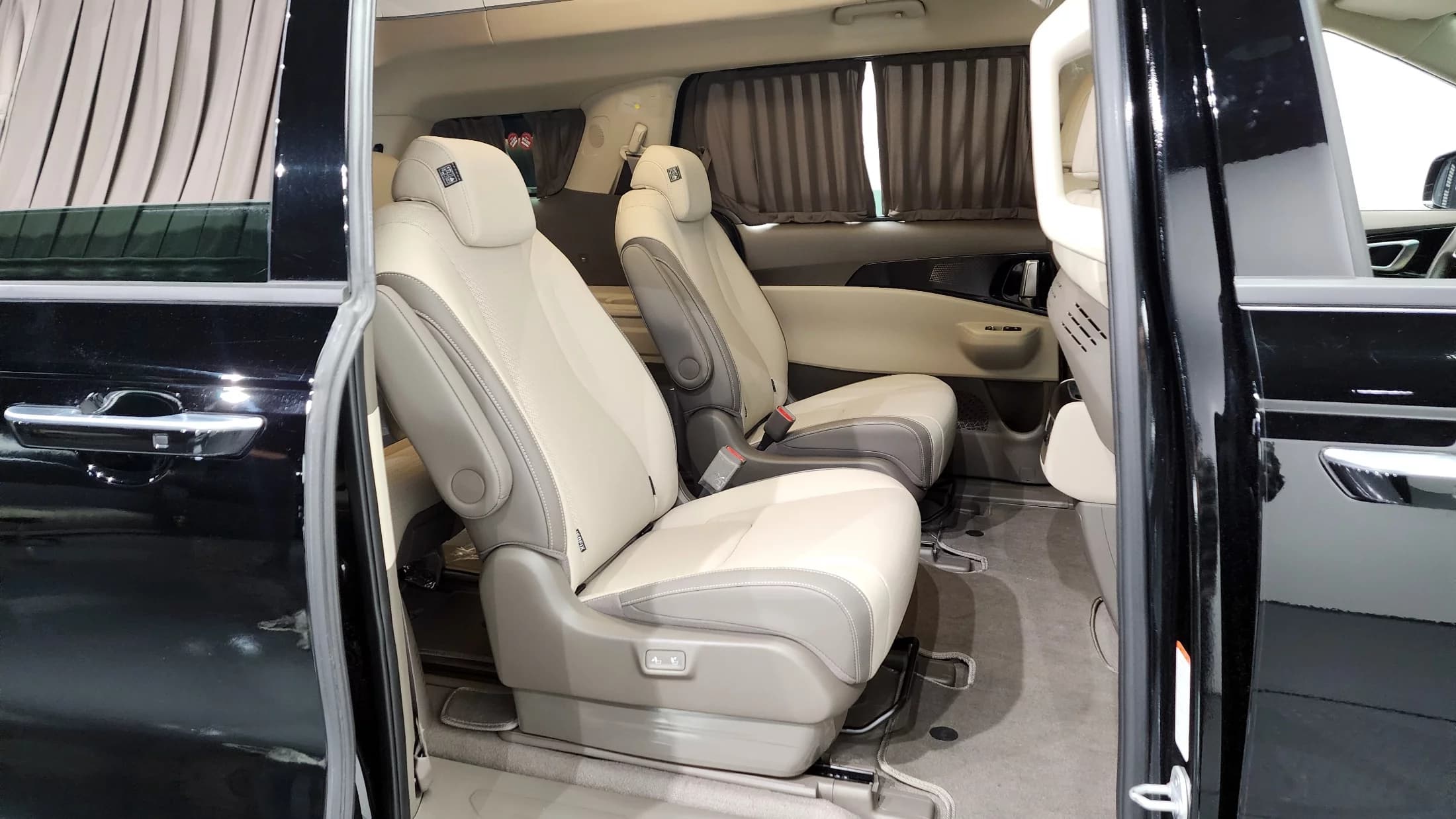 Kia Carnival Gasoline 7-Seater Hi Limousine Signature, 2024 г. 10331 км. — фото 12