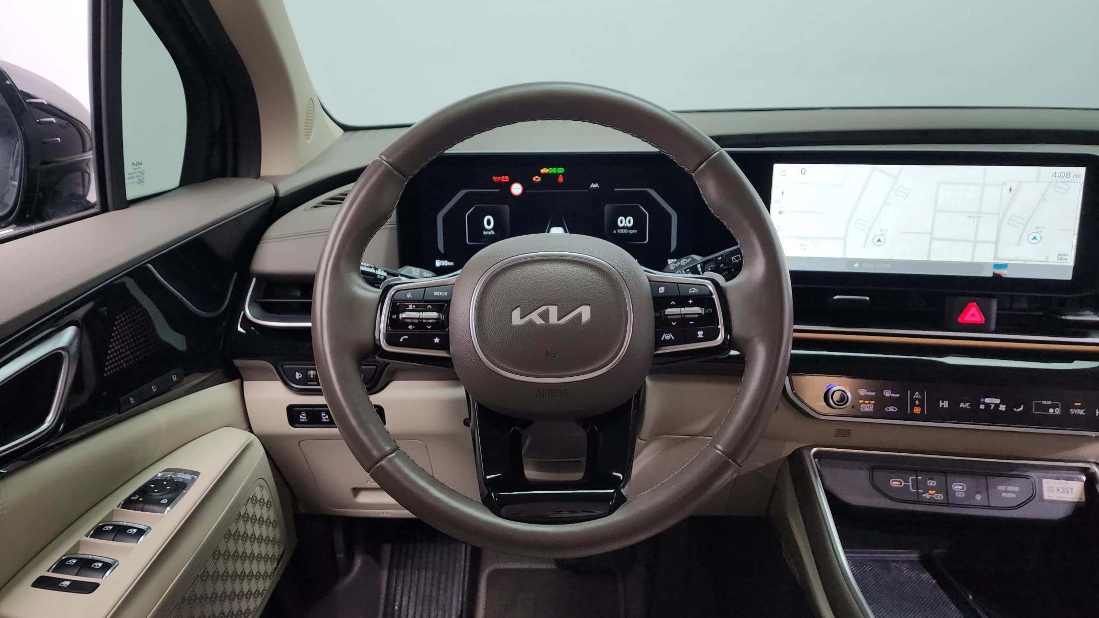 Kia Carnival Gasoline 7-Seater Hi Limousine Signature, 2024 г. 10331 км. — фото 14