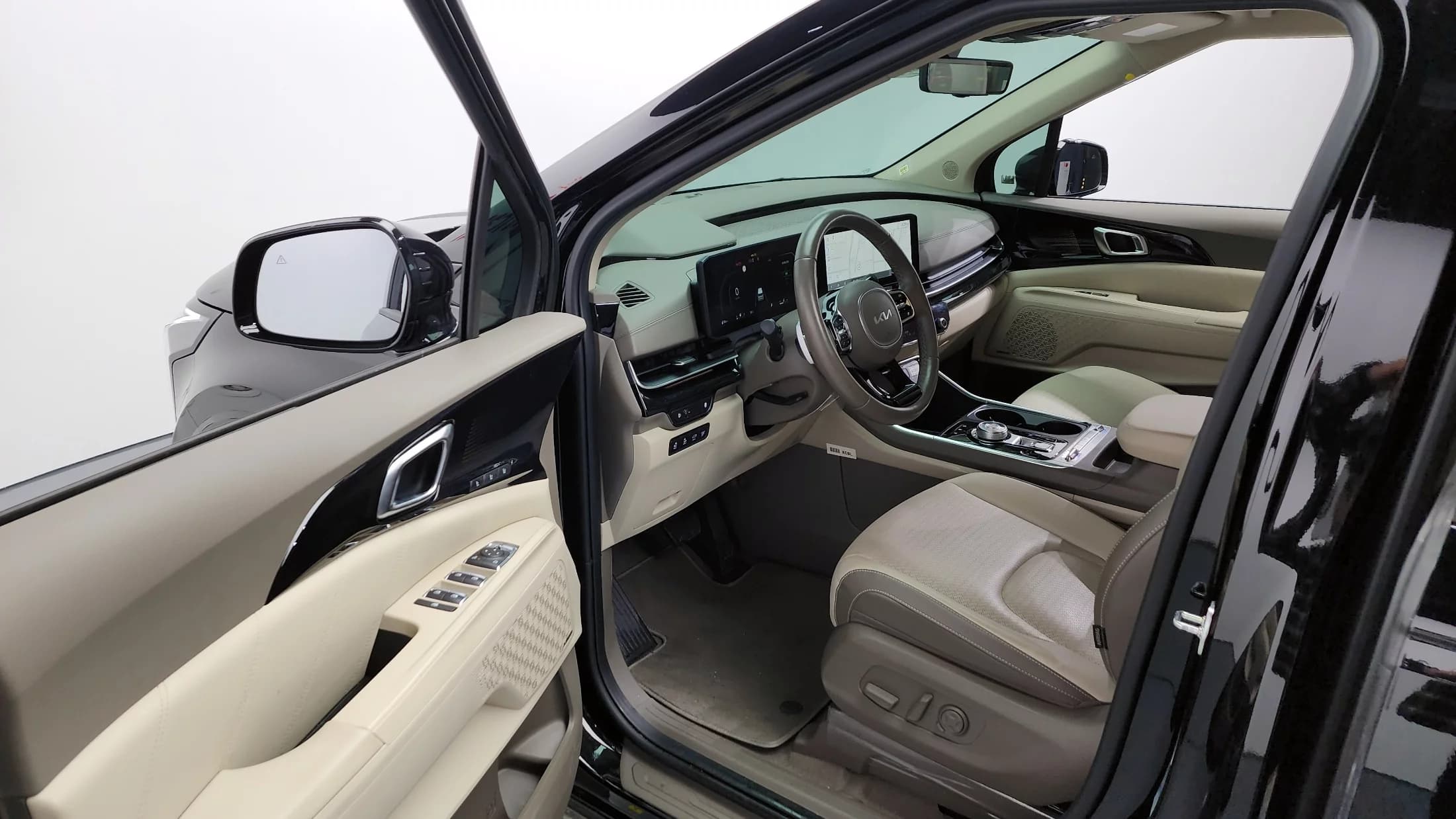 Kia Carnival Gasoline 7-Seater Hi Limousine Signature, 2024 г. 10331 км. — фото 10