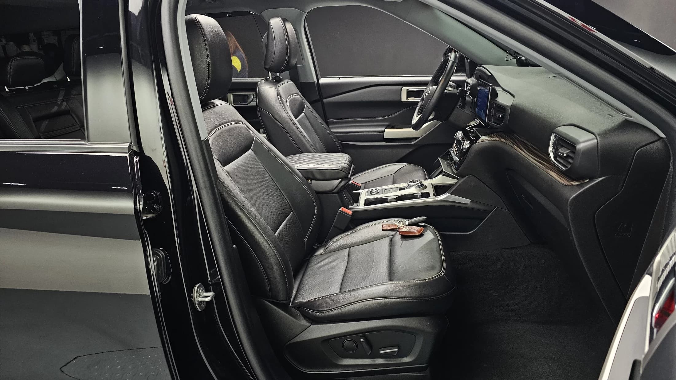 Ford EXPLORER 2.3 LimIted 4WD, 2021 г. 54335 км. — фото 10
