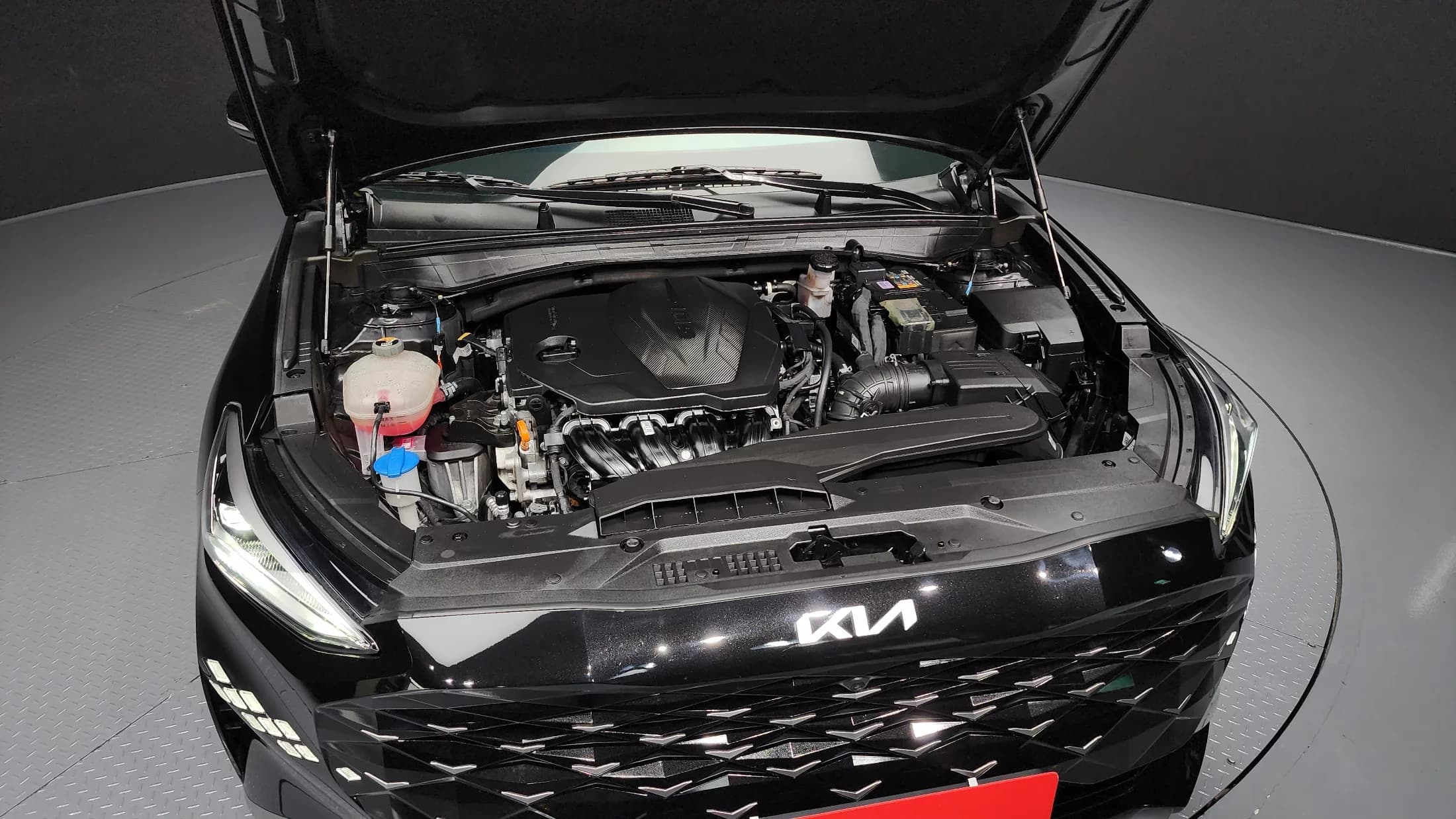 Kia K8 2.5 Gasoline 2WD Signature Special, 2023 г. 65749 км. — фото 6