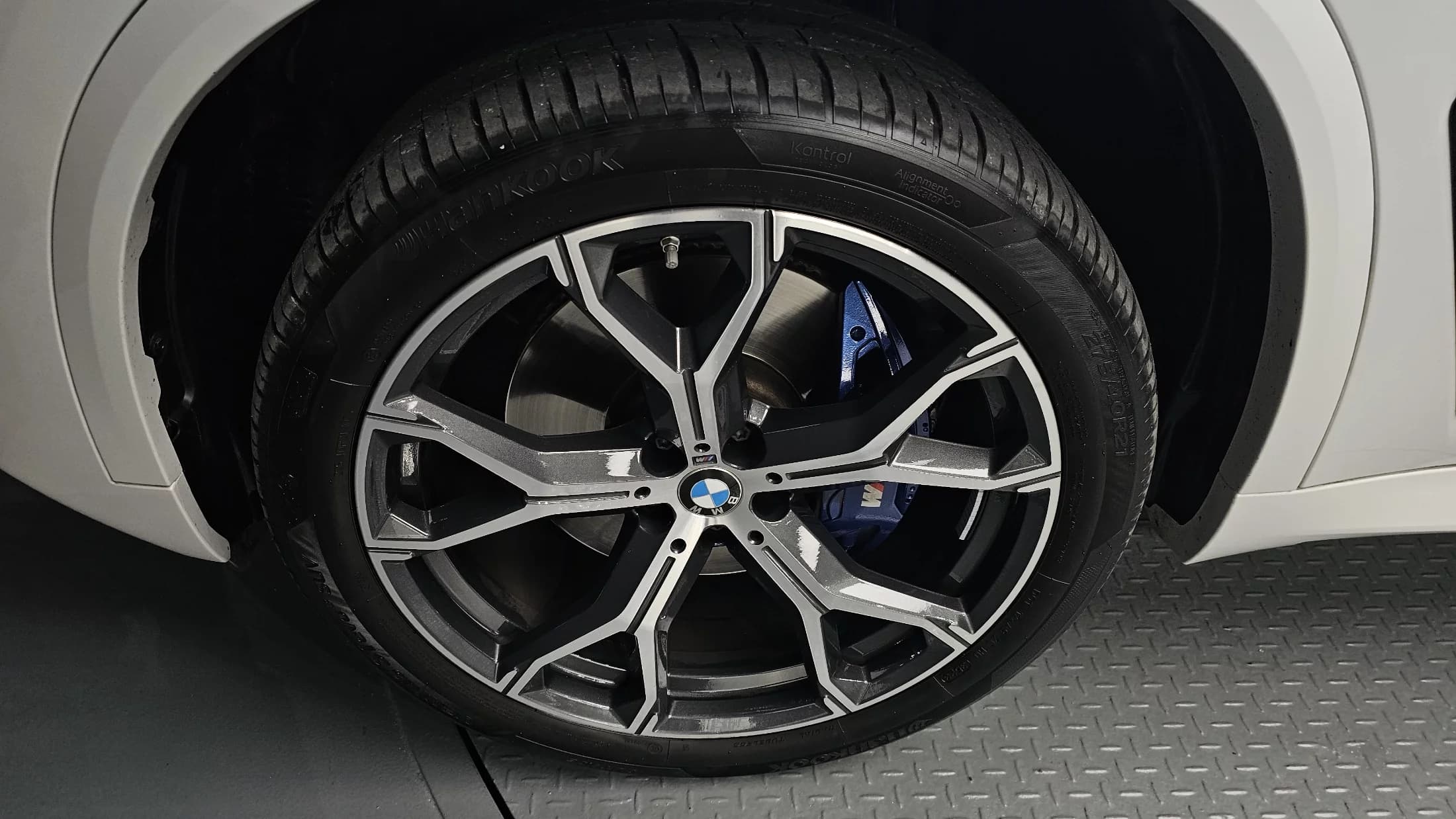 BMW X5 xDrive 40i M Sport, 2024 г. 26340 км. — фото 5