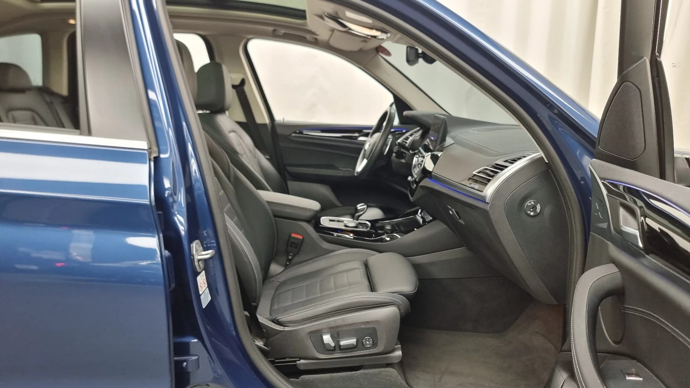 BMW X3 xDrive 20i, 2022 г. 92633 км. — фото 11