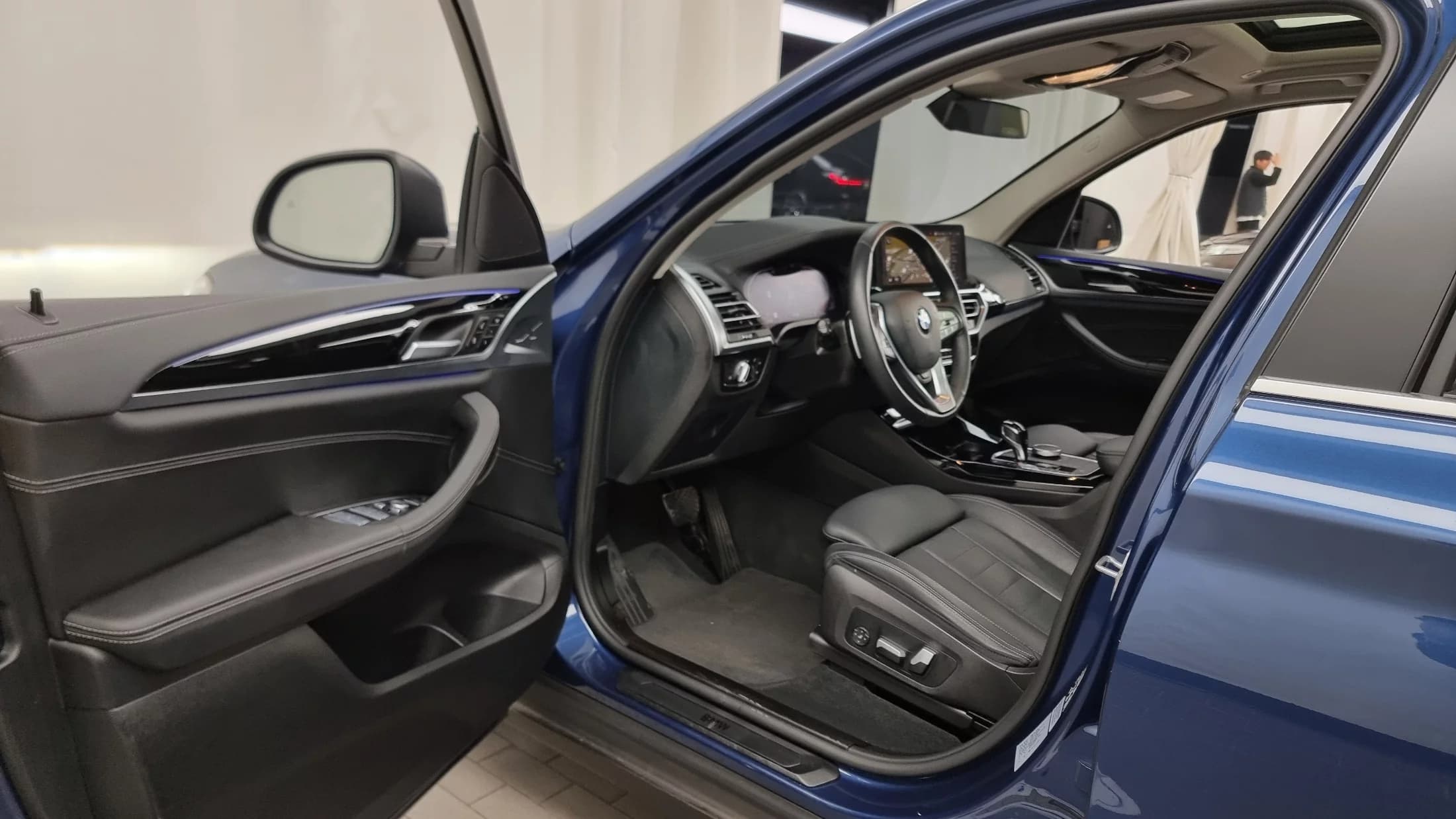 BMW X3 xDrive 20i, 2022 г. 92633 км. — фото 10