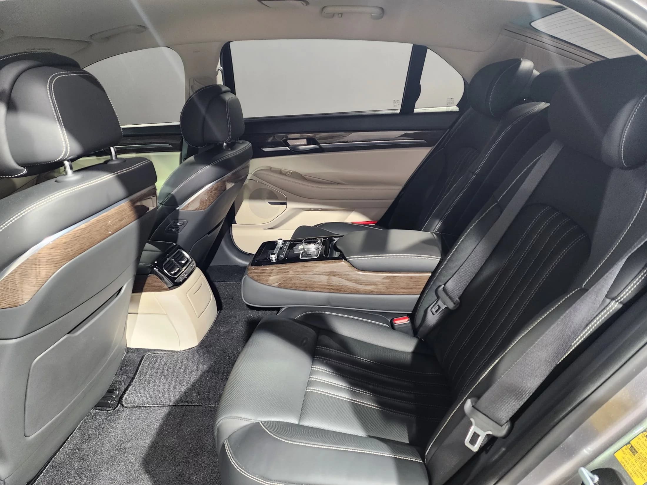 Genesis G90 3.8 AWD Premium Luxury, 2021 г. 60894 км. — фото 13