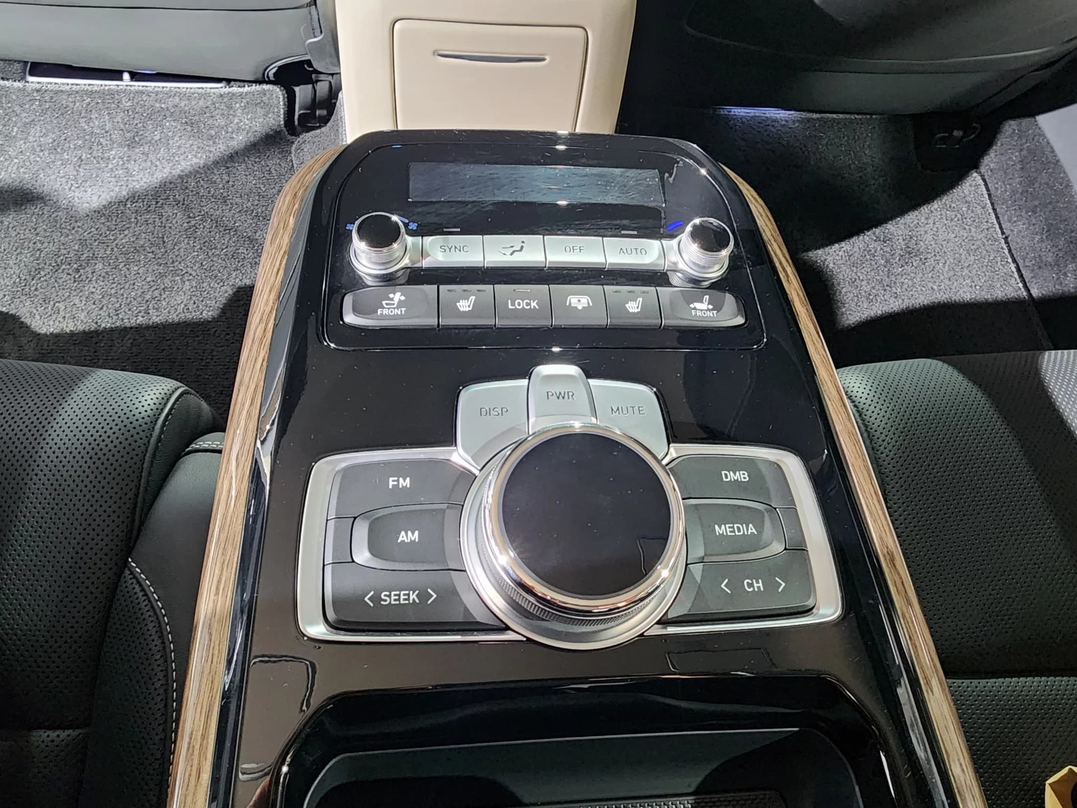 Genesis G90 3.8 AWD Premium Luxury, 2021 г. 60894 км. — фото 15