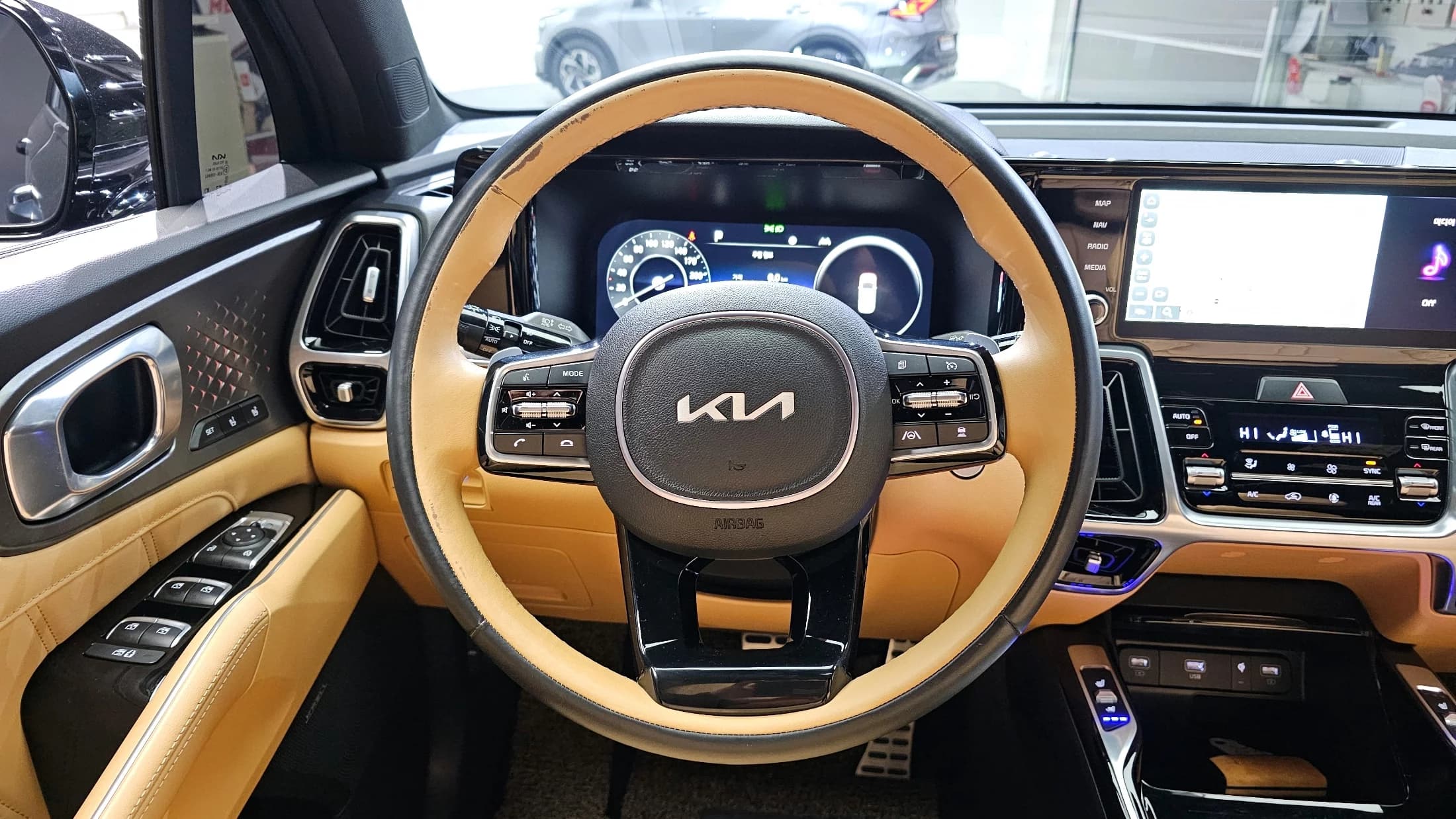 Kia Sorento Diesel 2.2 2WD Gravity, 2023 г. 67611 км. — фото 13