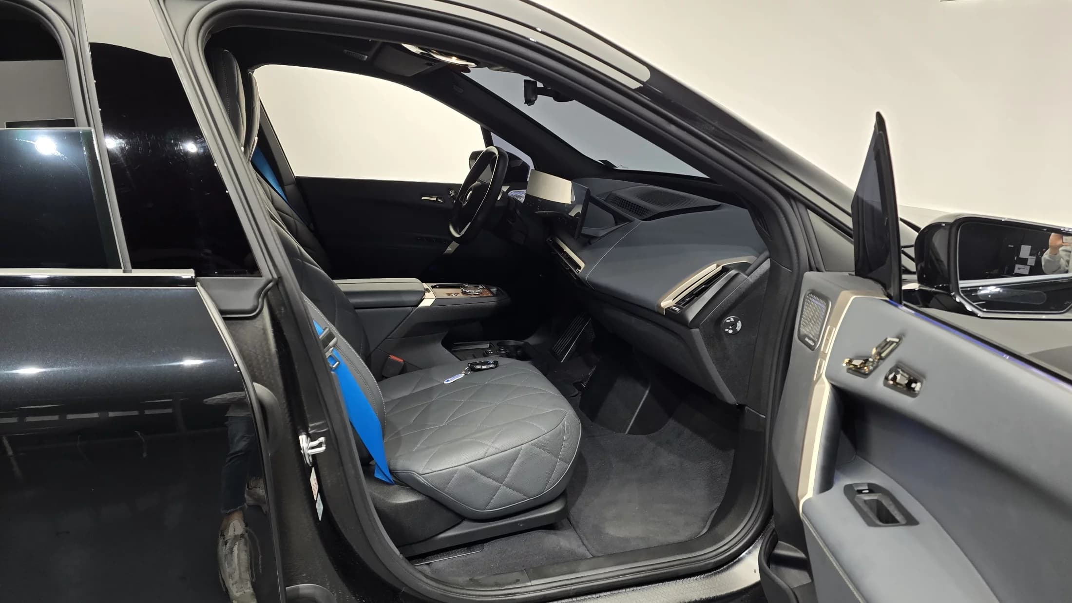 BMW iX xDrive50 Sports Plus, электромобиль, 2023 г. 25009 км. — фото 11