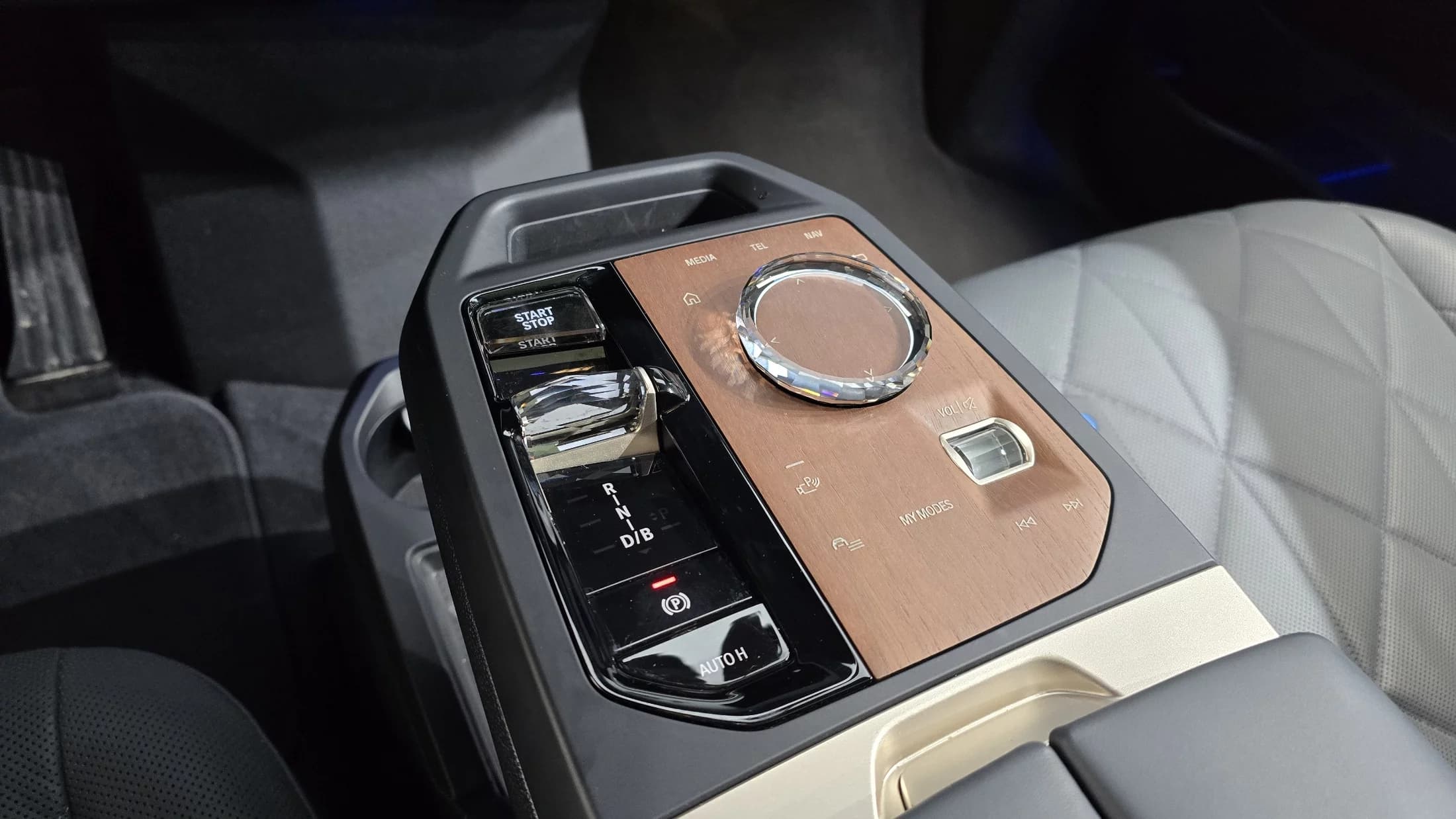 BMW iX xDrive50 Sports Plus, электромобиль, 2023 г. 25009 км. — фото 9