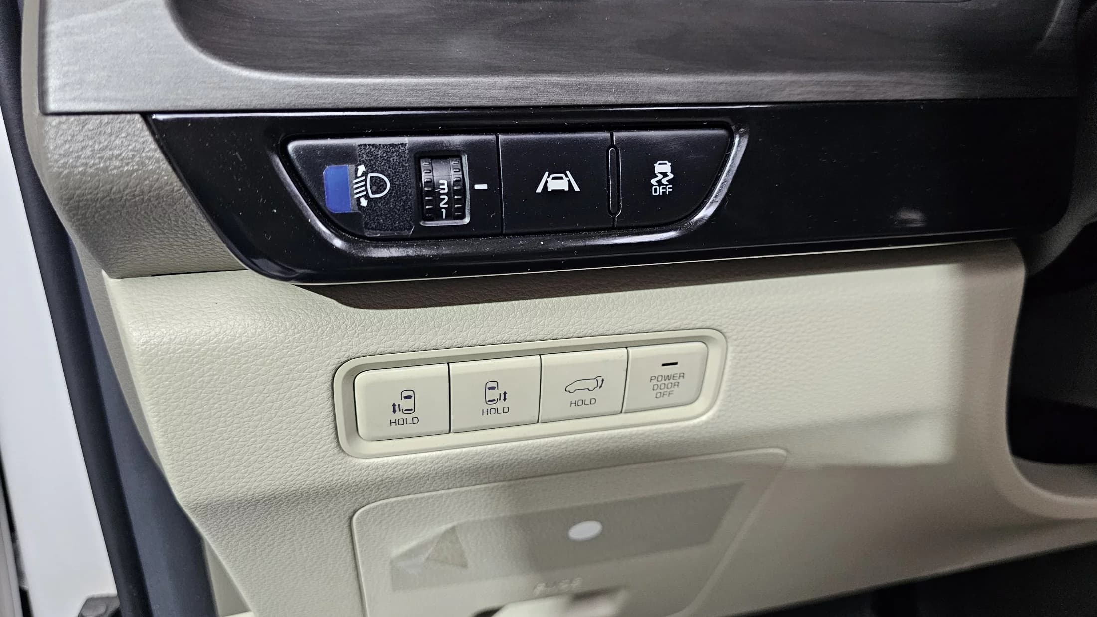 Kia Carnival 7-Seater Signature, 2023 г. 39218 км. — фото 13