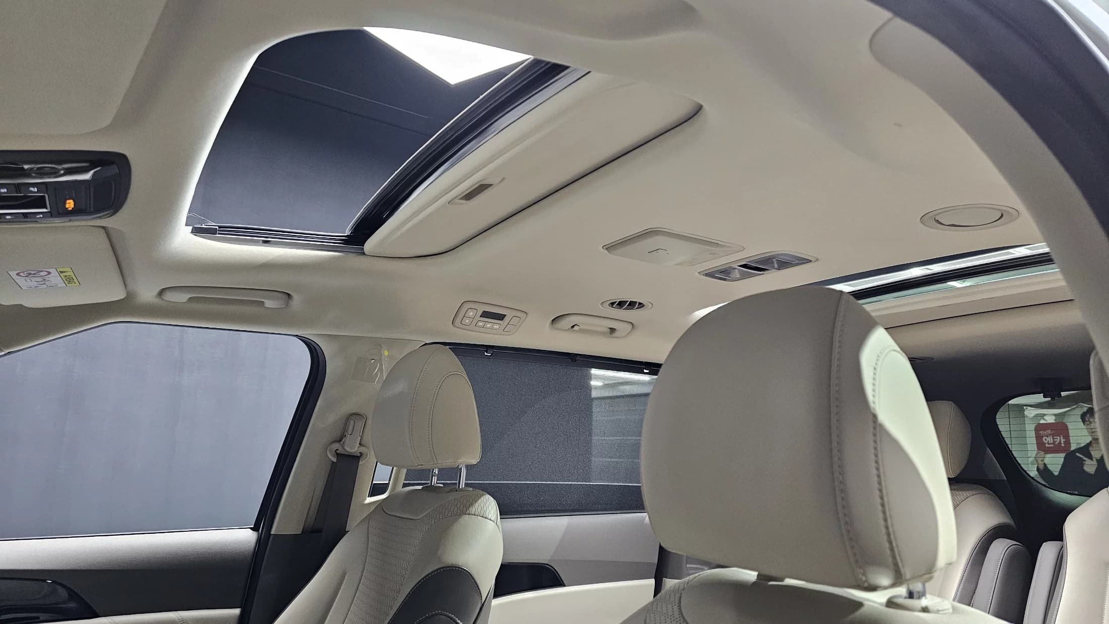 Kia Carnival 7-Seater Signature, 2023 г. 39218 км. — фото 19