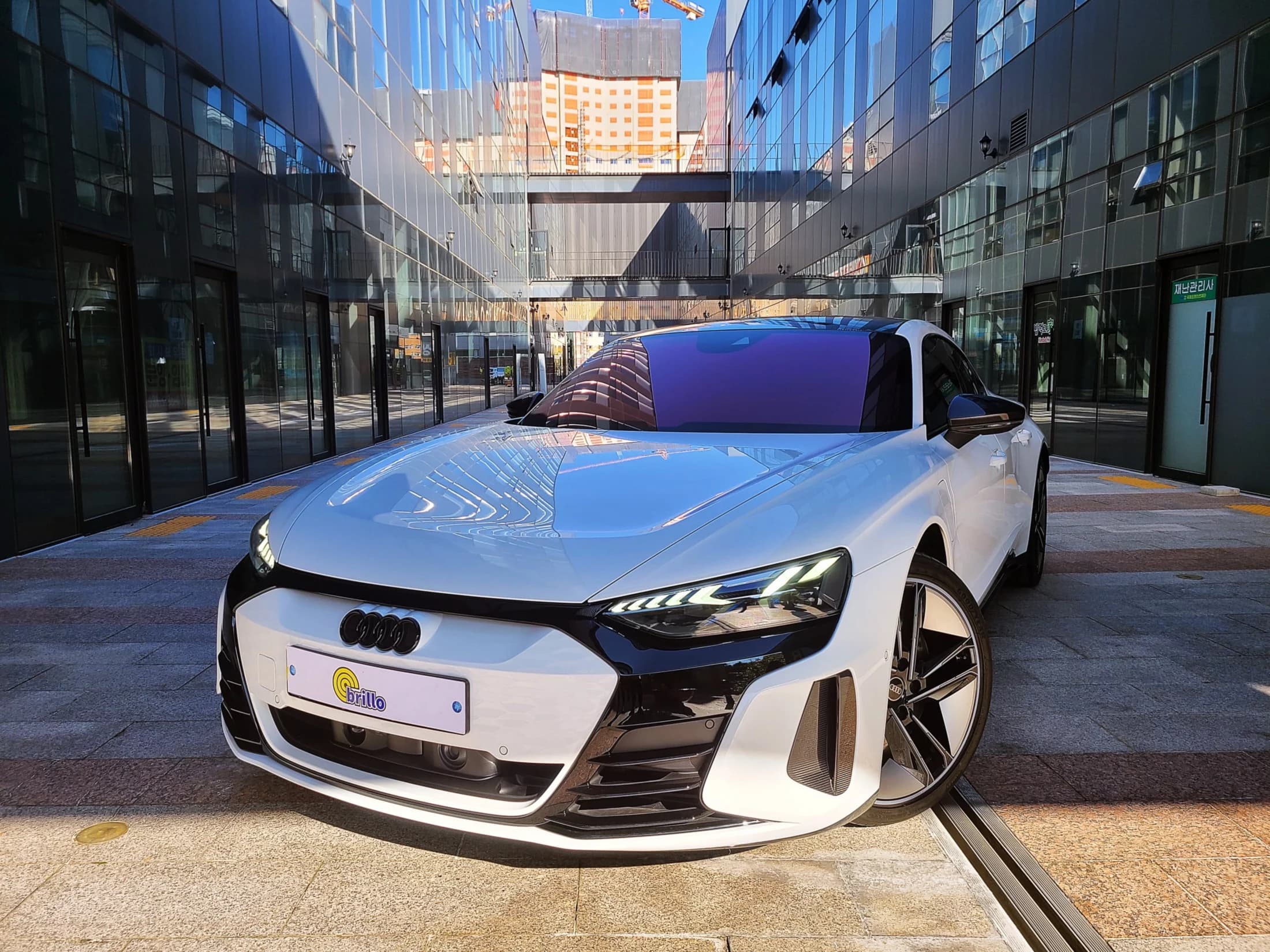 Audi RS e-tron GT GT RS, электромобиль, 2023 г. 986 км.