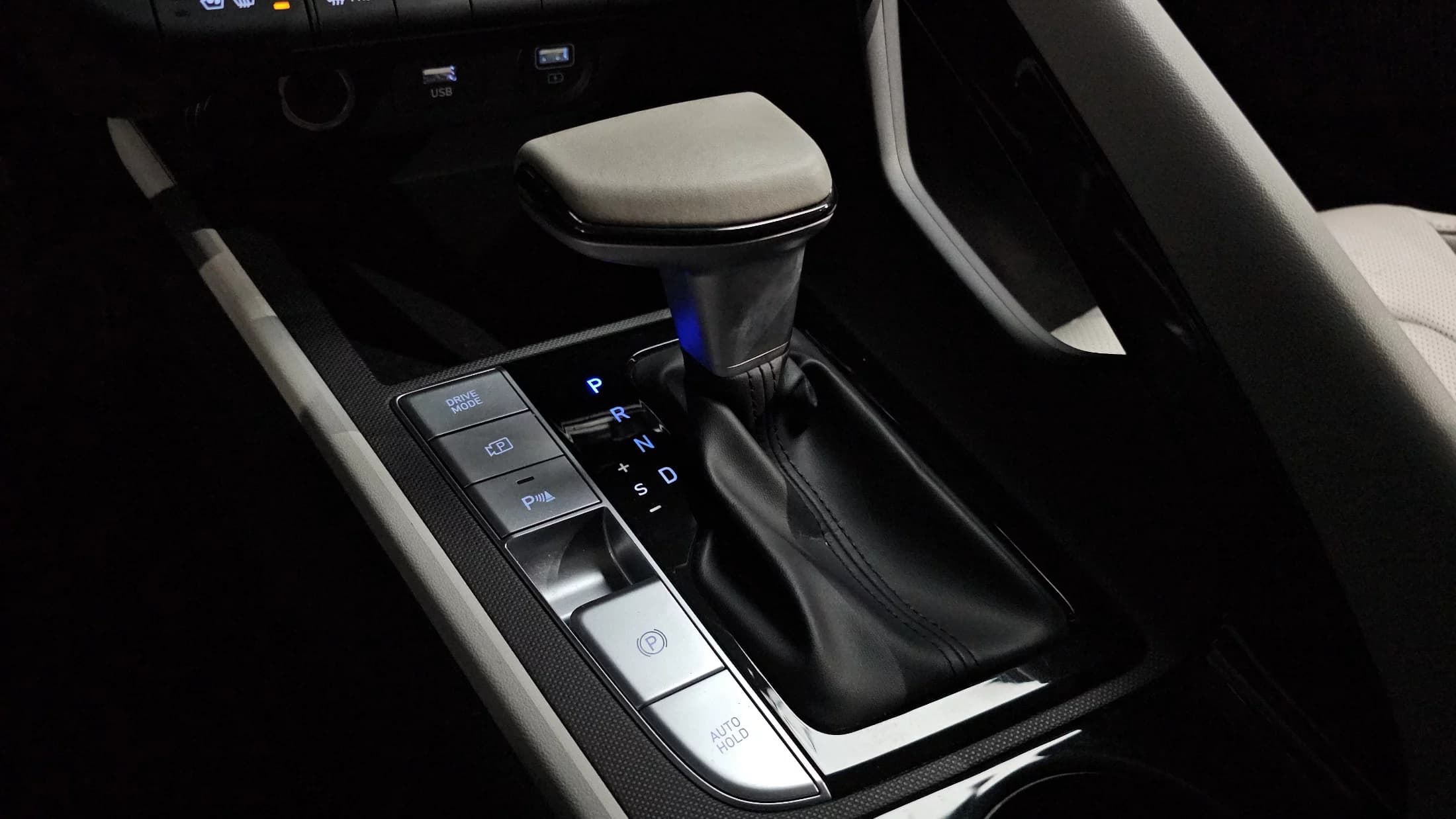 Hyundai AVANTE (Хендай Элантра) Modern, гибрид, 2023 г. 31439 км. — фото 9