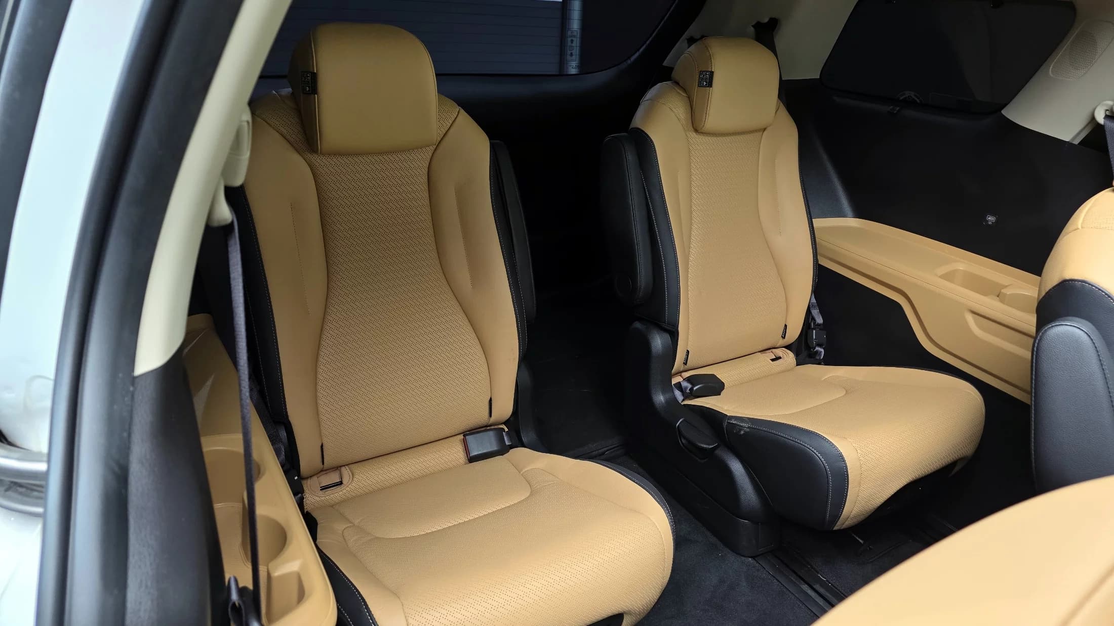Kia Carnival 9-Seater Noblesse, 2023 г. 42174 км. — фото 12