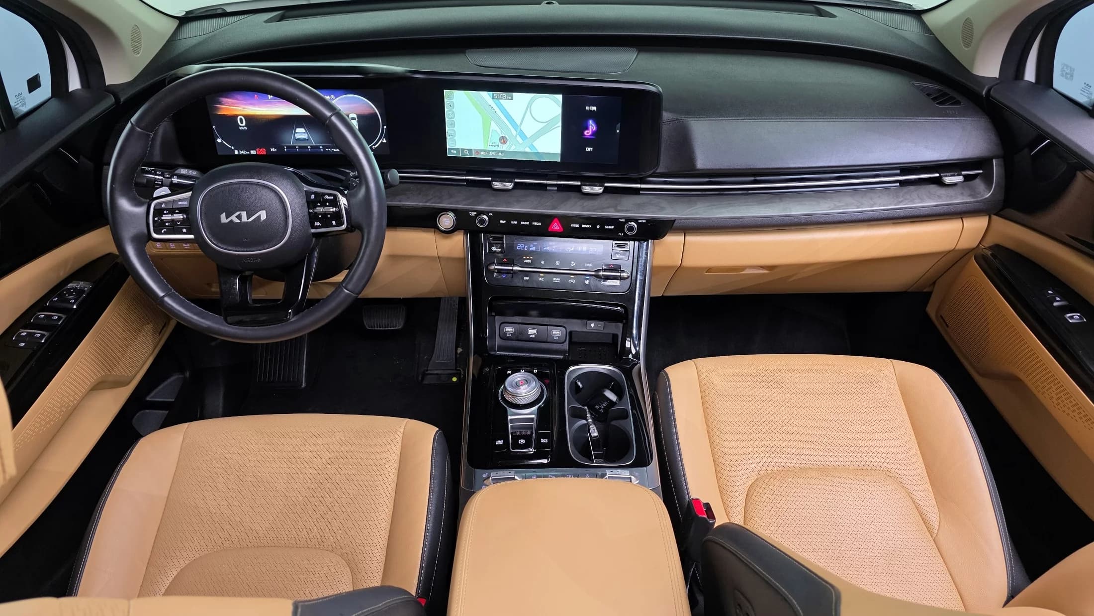 Kia Carnival 9-Seater Noblesse, 2023 г. 42174 км. — фото 7