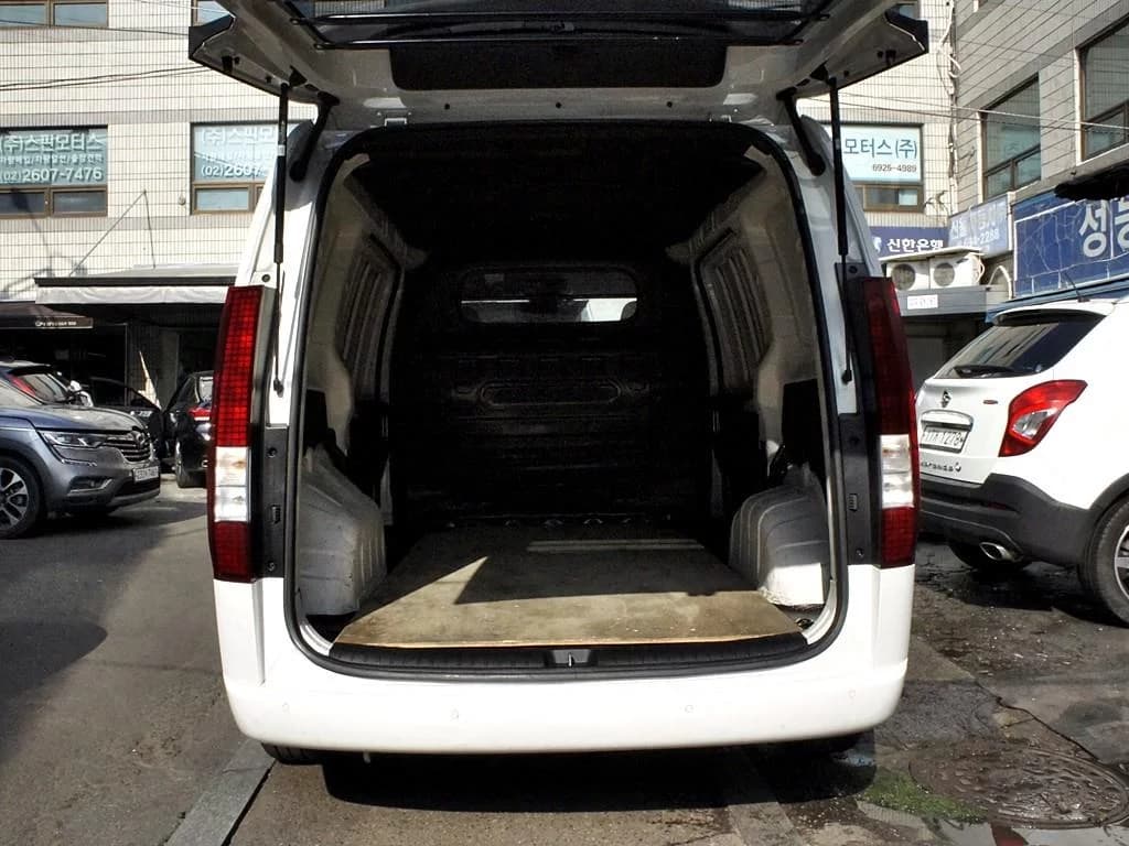 Hyundai Staria Cargo 3-Seater Smart, 2021 г. 183659 км. — фото 36