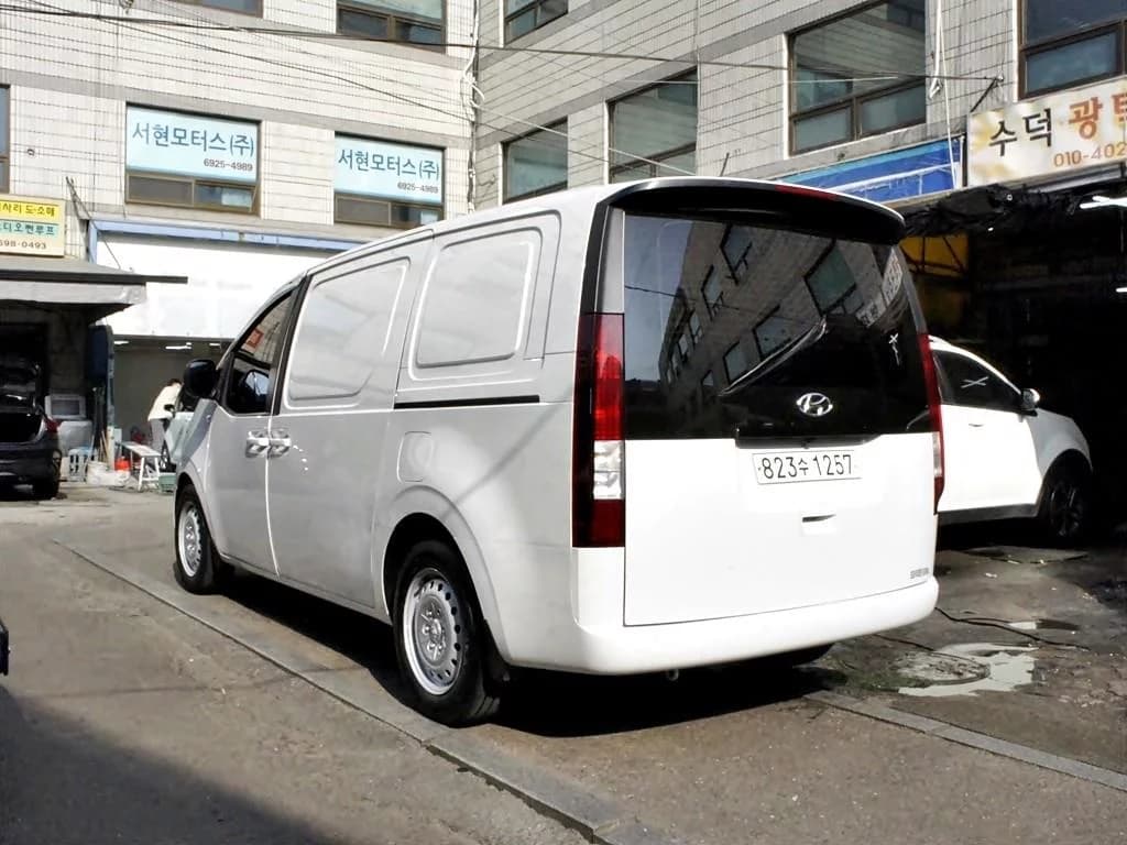 Hyundai Staria Cargo 3-Seater Smart, 2021 г. 183659 км. — фото 7