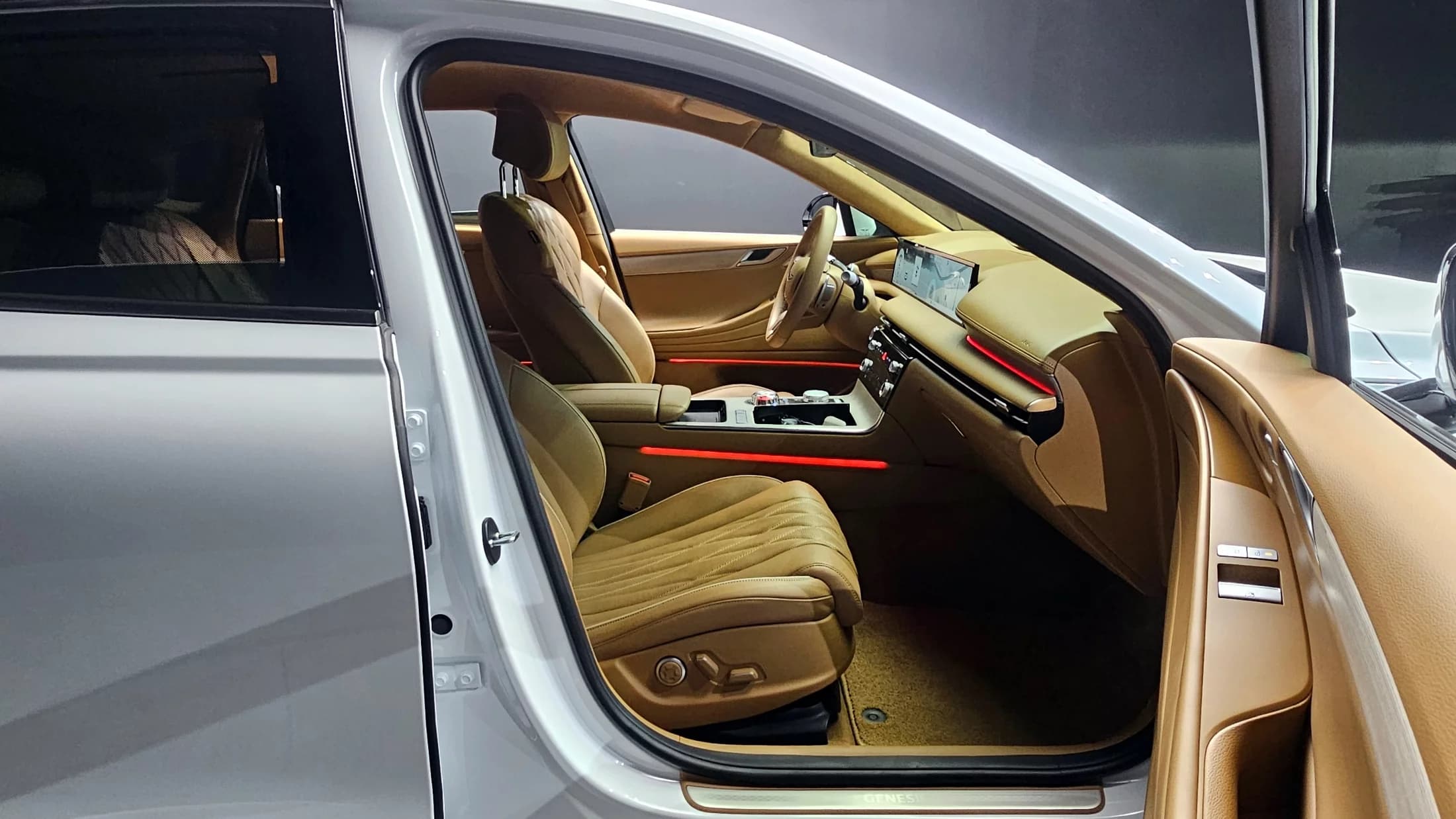 Genesis G80 Gasoline 2.5 Turbo 2WD, 2024 г. 9392 км. — фото 11