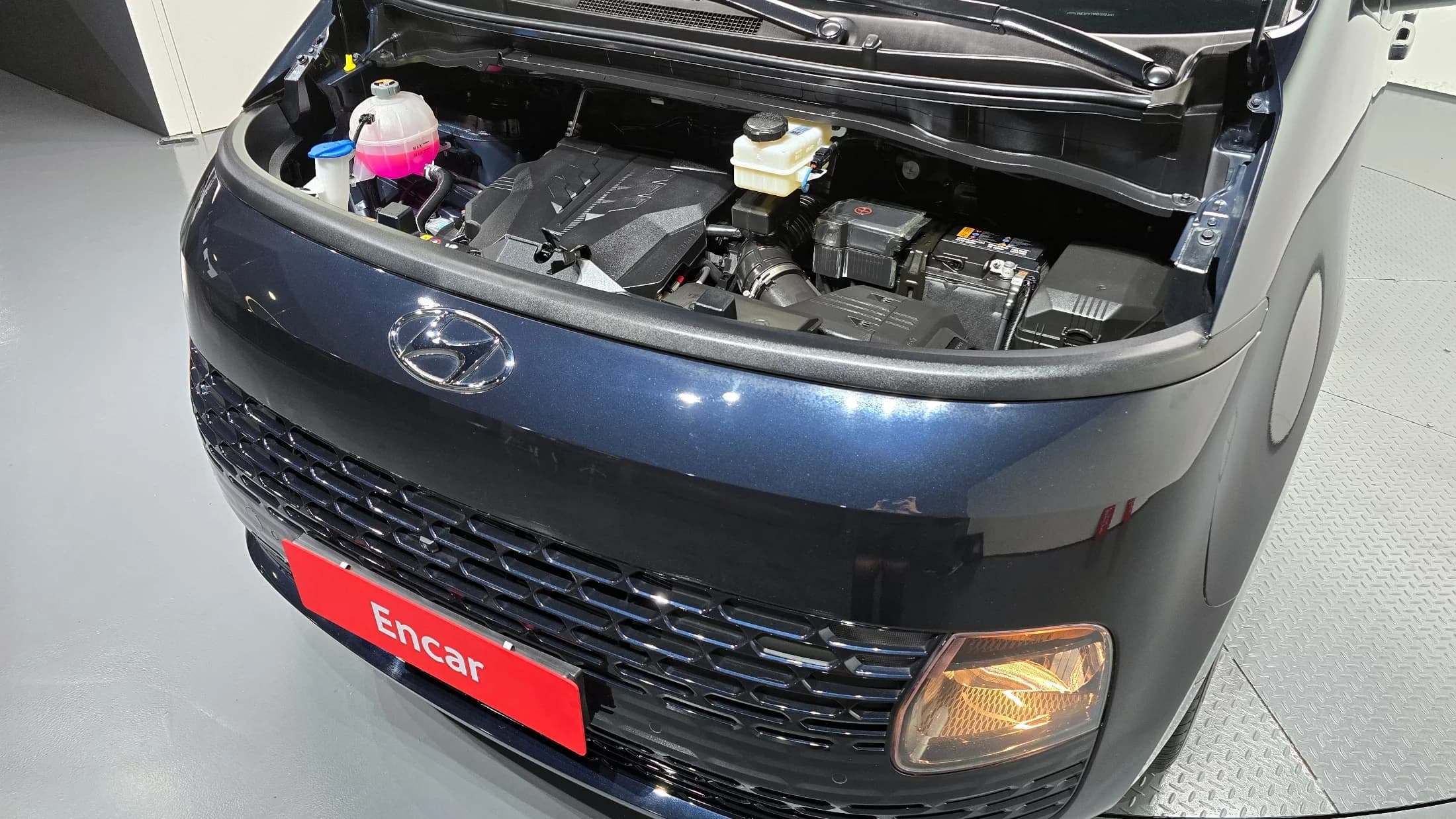 Hyundai Staria L3.5 Cargo 5-Seater Modern, 2023 г. 18019 км. — фото 6