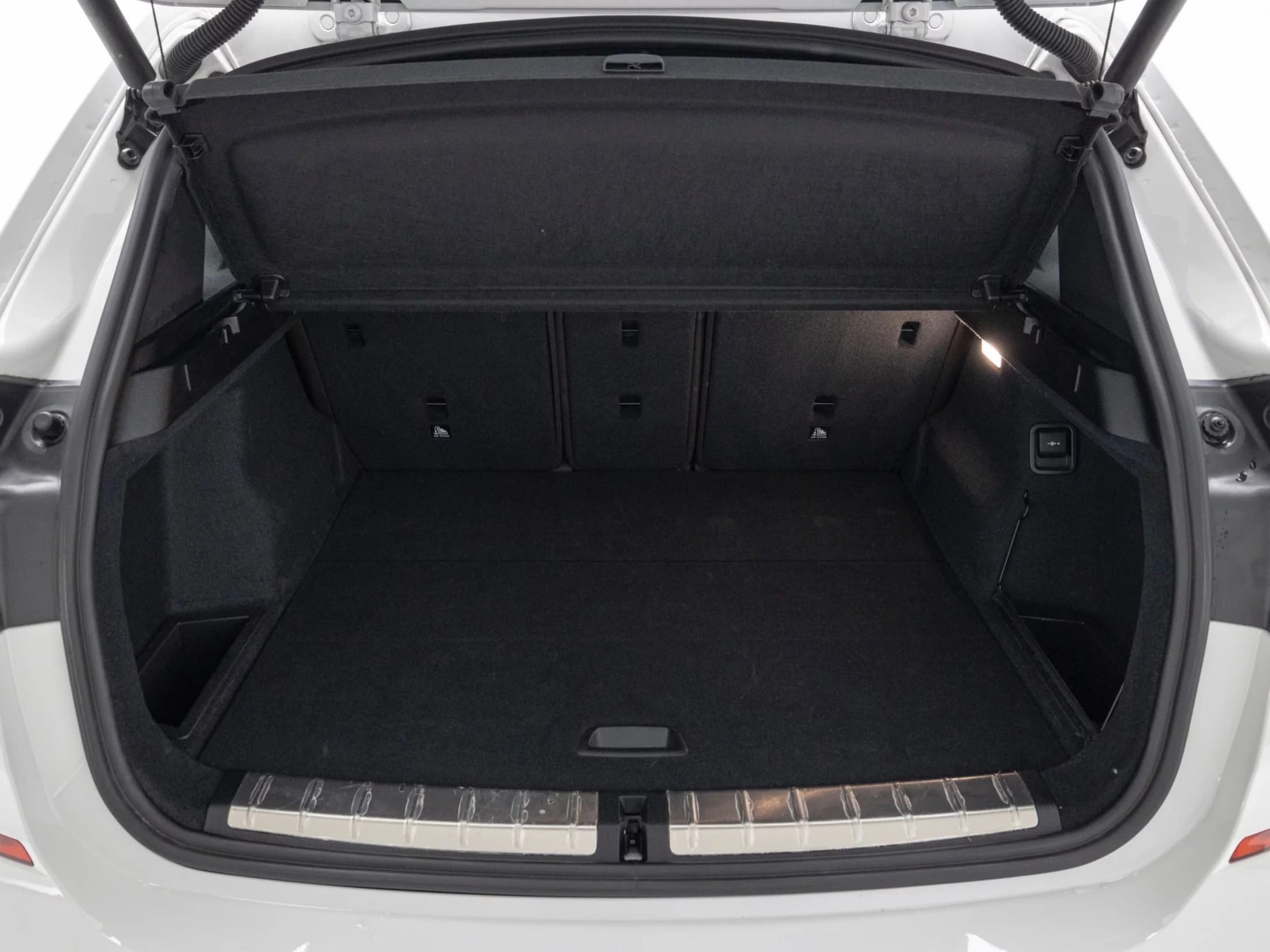 BMW X1 xDrive 20i M Sport, 2021 г. 77550 км. — фото 16