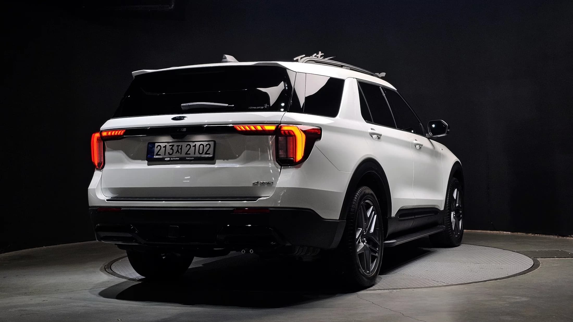 Ford EXPLORER 2.3 ST-Line 4WD, 2025 г. 5492 км. — фото 2