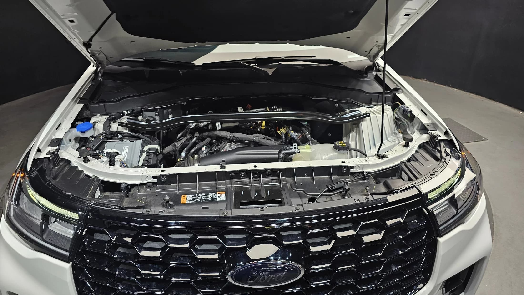 Ford EXPLORER 2.3 ST-Line 4WD, 2025 г. 5492 км. — фото 6
