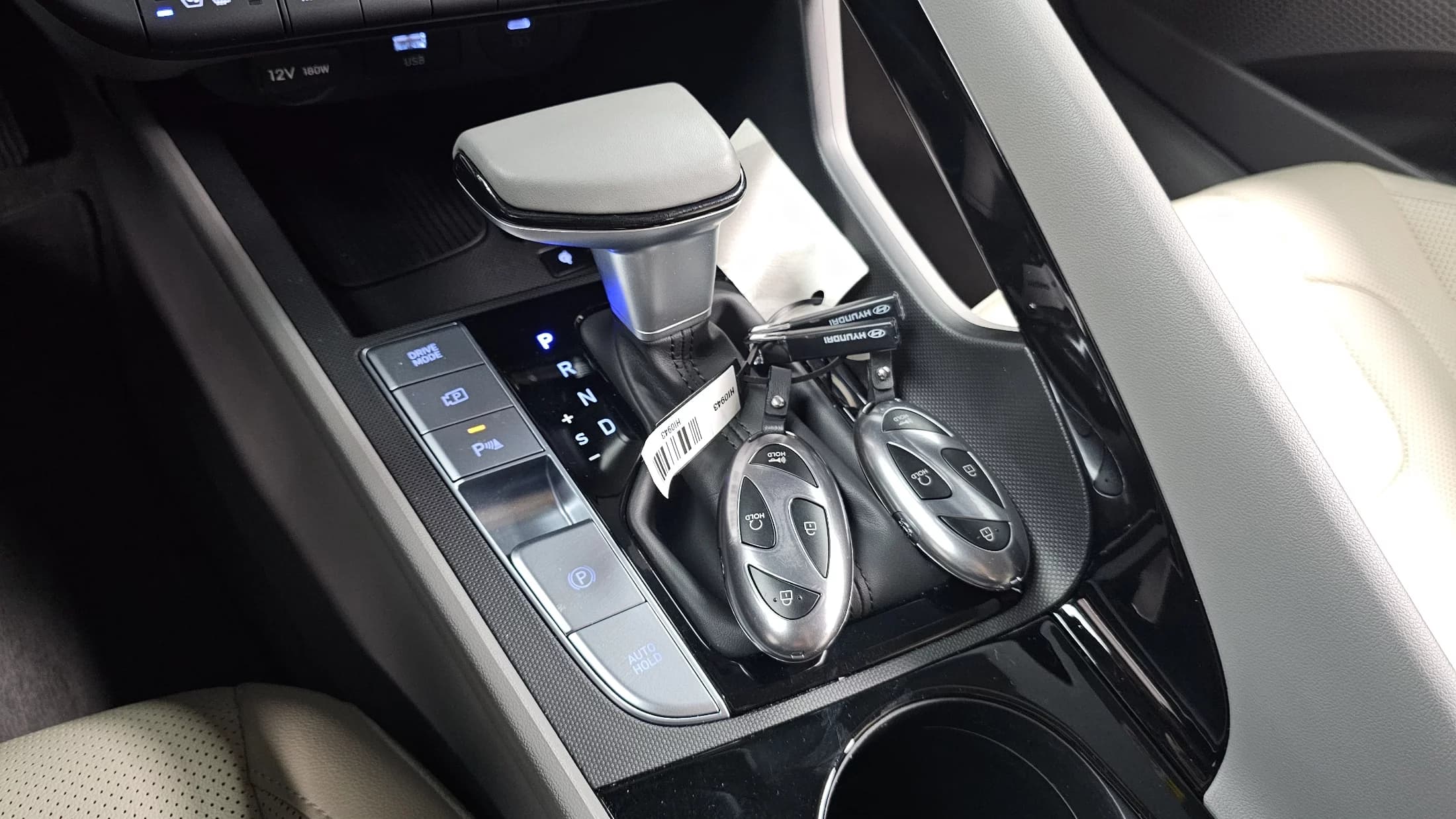 Hyundai AVANTE (Хендай Элантра) Inspiration, гибрид, 2025 г. 10320 км. — фото 9