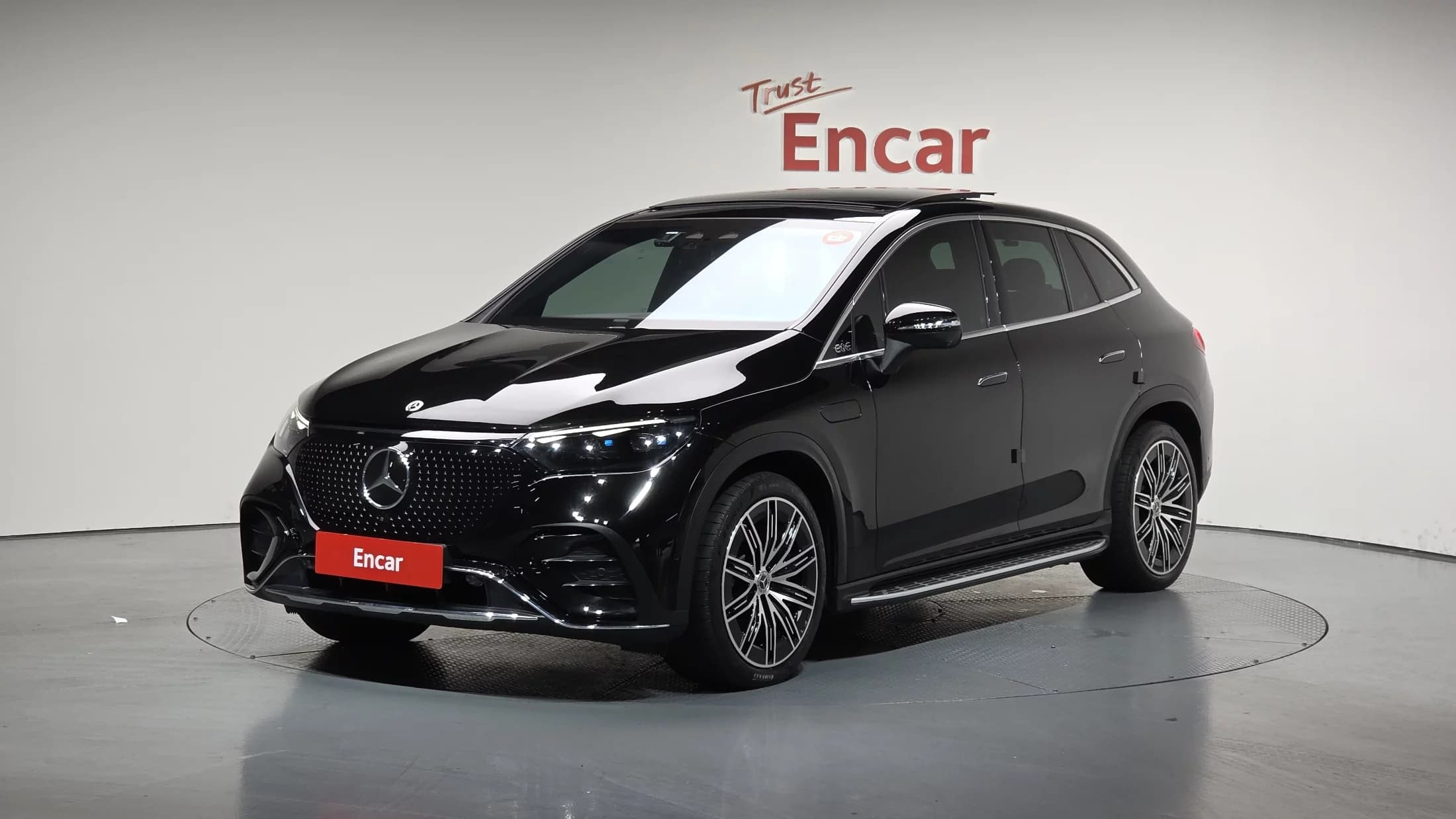 Mercedes-Benz EQE EQE500 4MATIC, электромобиль, 2023 г. 30457 км.