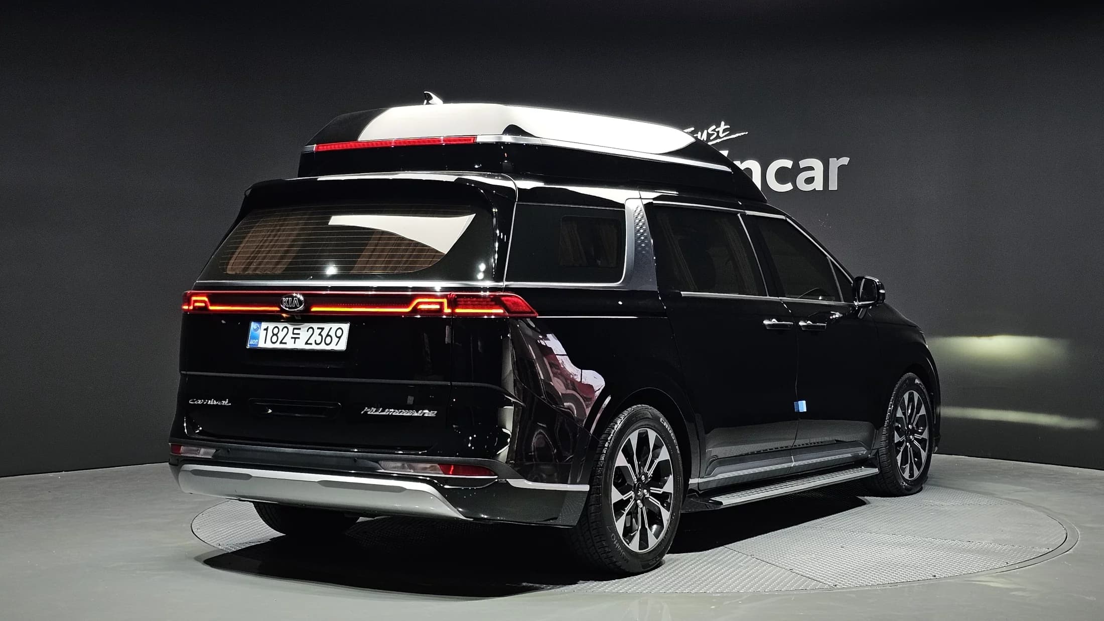 Kia Carnival Gasoline 9-Seater Hi-Limousine Signature, 2021 г. 88541 км. — фото 2