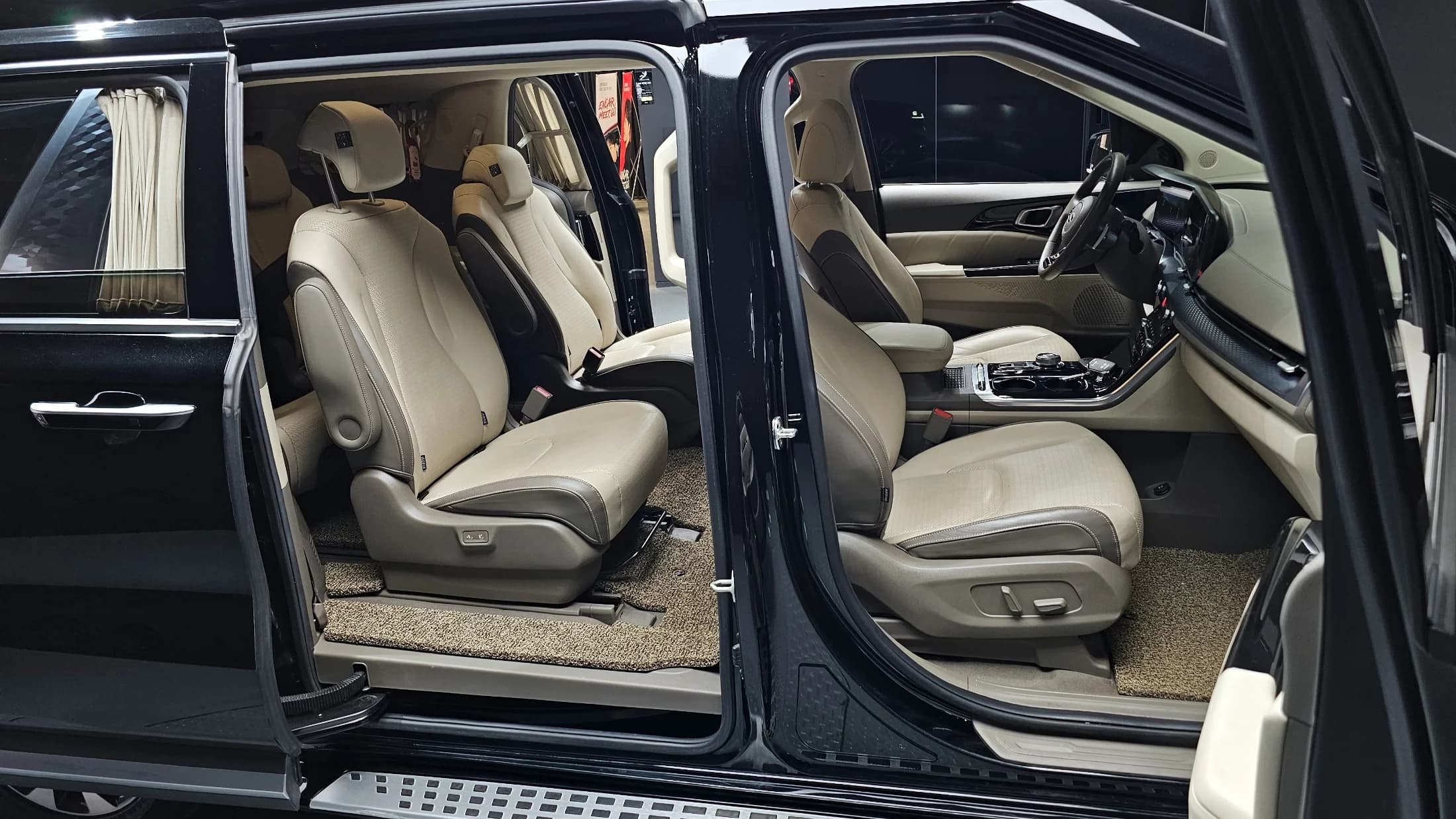 Kia Carnival Gasoline 9-Seater Hi-Limousine Signature, 2021 г. 88541 км. — фото 11
