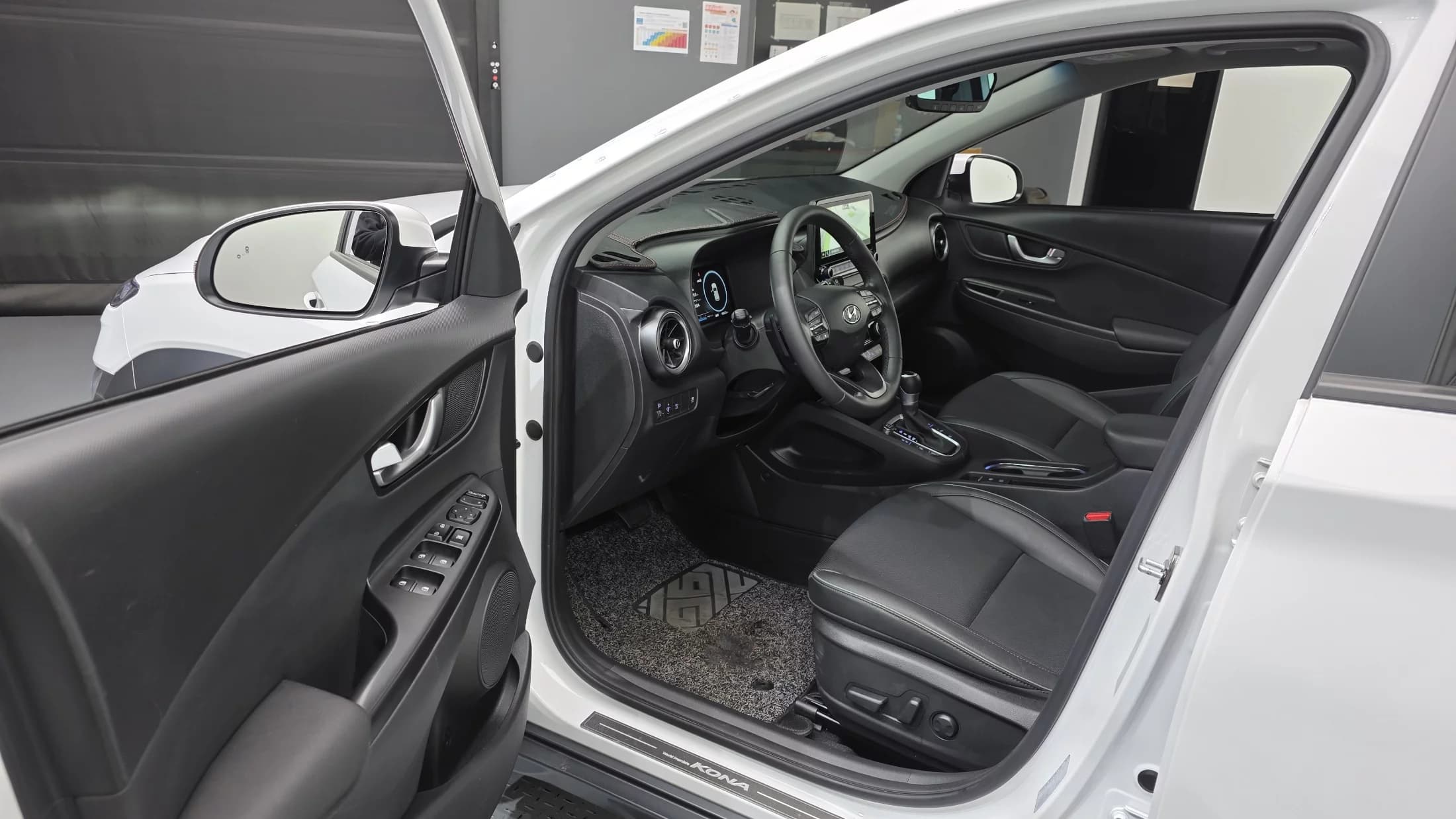 Hyundai Kona Gasoline 2.0 2WD Inspiration, 2021 г. 106569 км. — фото 10