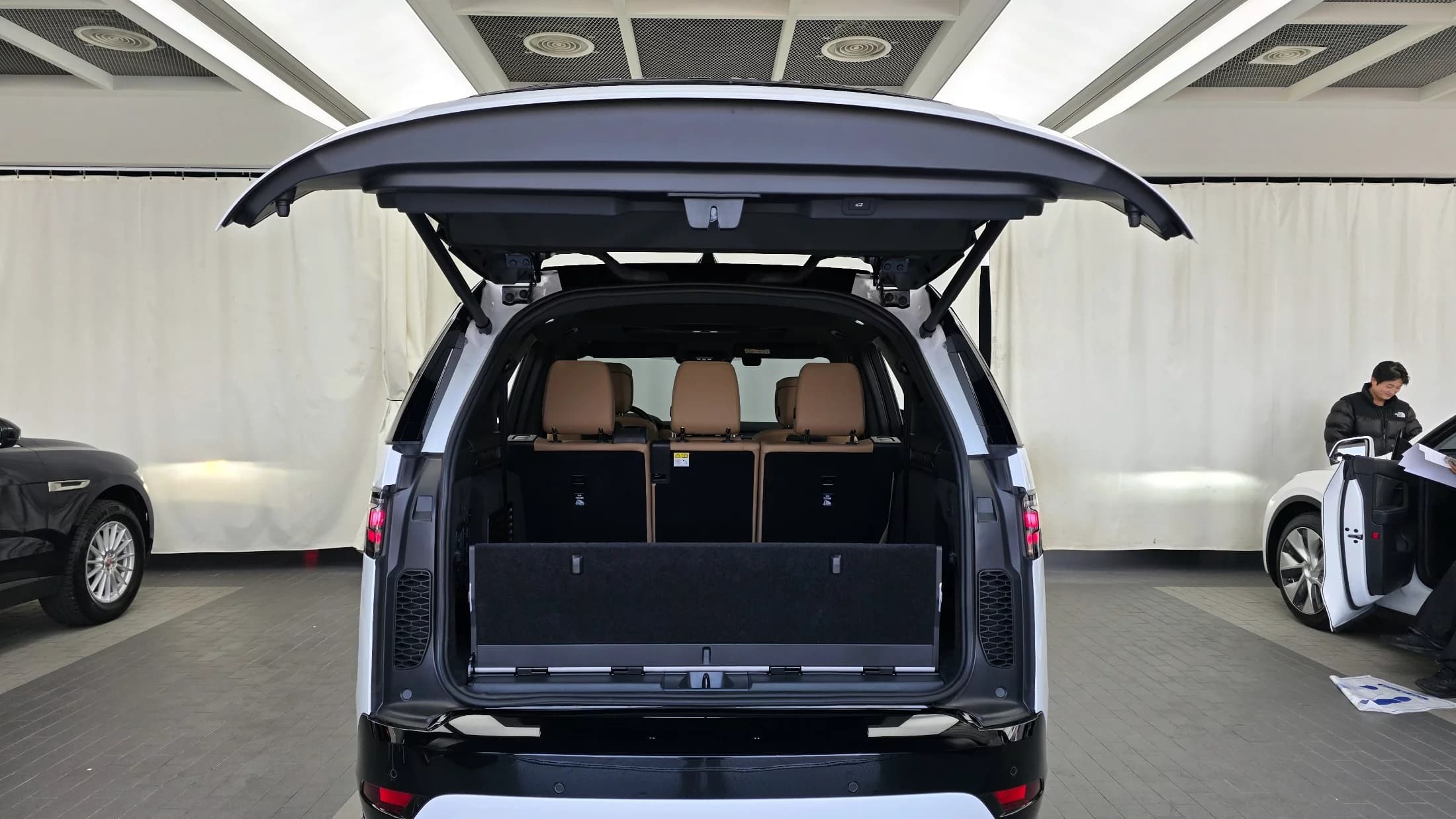 Land Rover DISCOVERY D350 Dynamic HSE, 2025 г. 3989 км. — фото 20