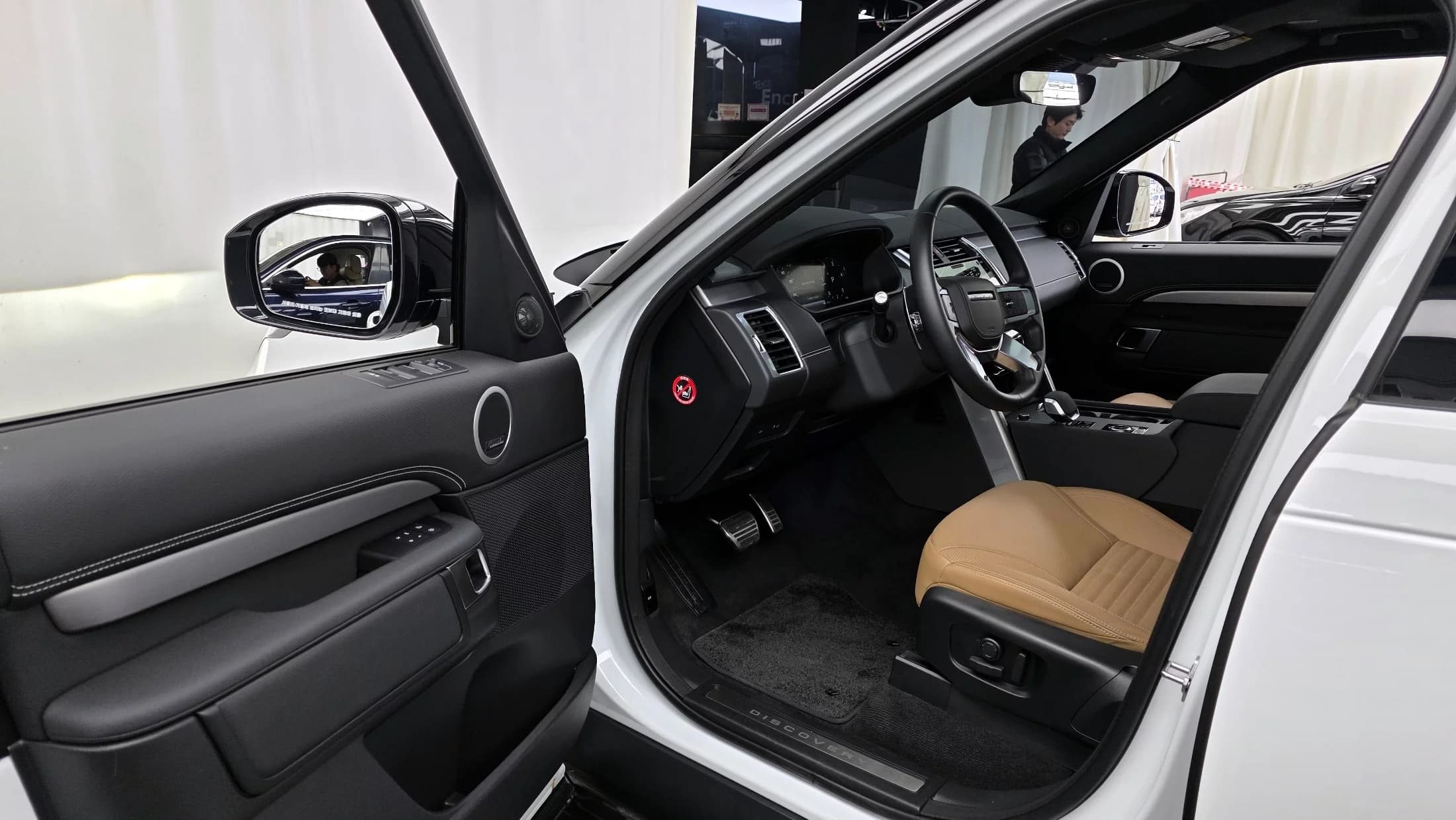 Land Rover DISCOVERY D350 Dynamic HSE, 2025 г. 3989 км. — фото 10