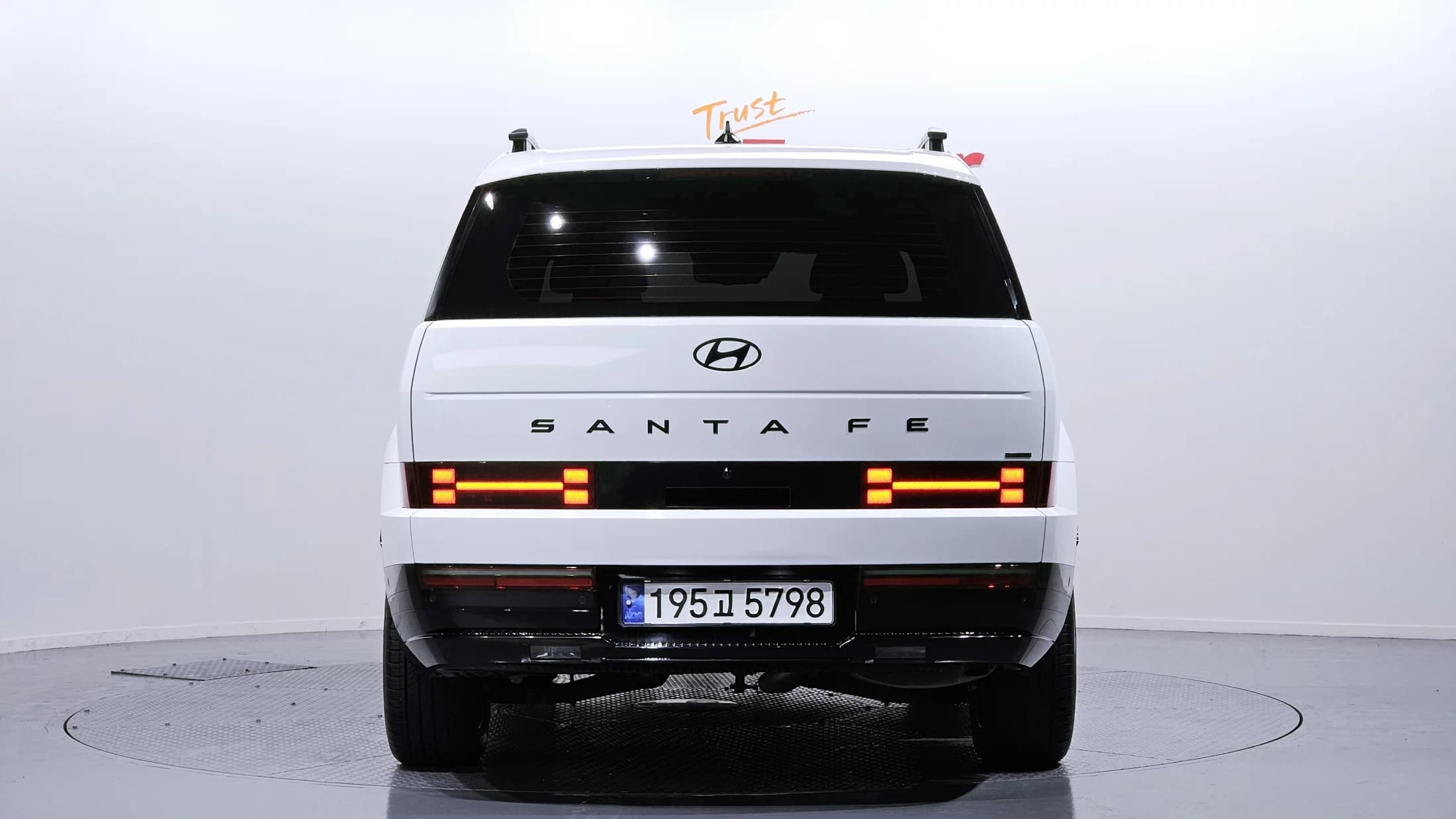 Hyundai Santa Fe HEV 1.6 4WD Calligraphy, гибрид, 2023 г. 14686 км. — фото 4