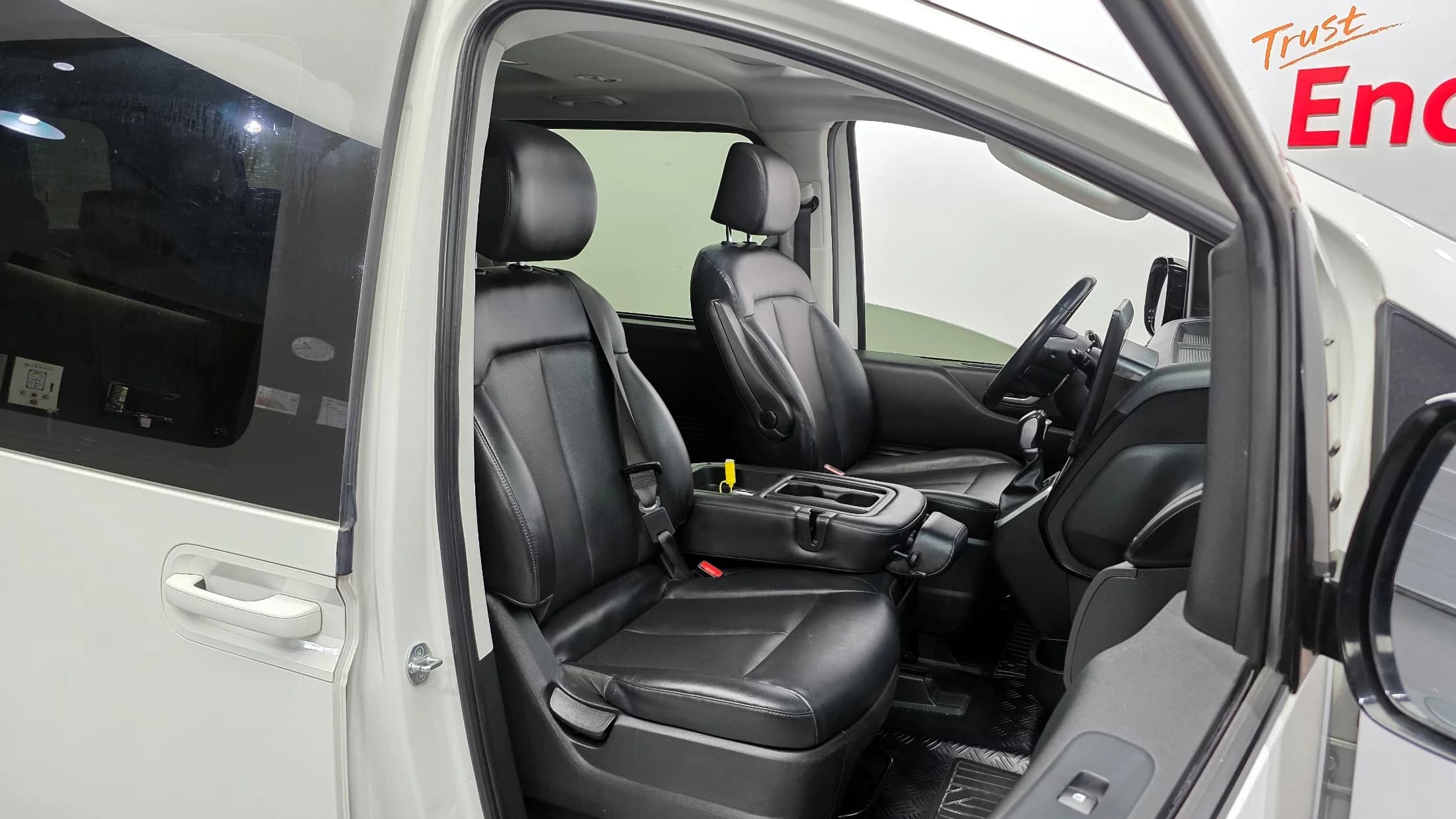 Hyundai Staria 4WD Tourer 11-Seater Modern, 2022 г. 70271 км. — фото 12