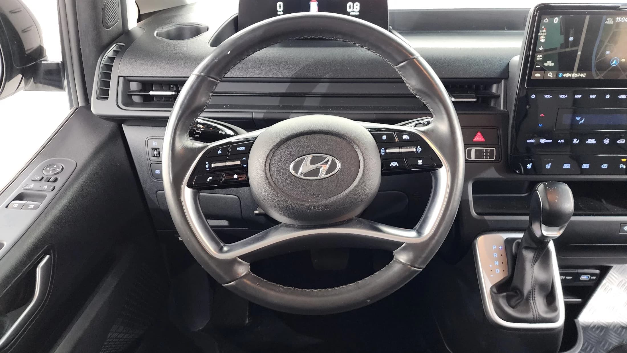 Hyundai Staria 4WD Tourer 9-Seater Modern, 2022 г. 63589 км. — фото 13