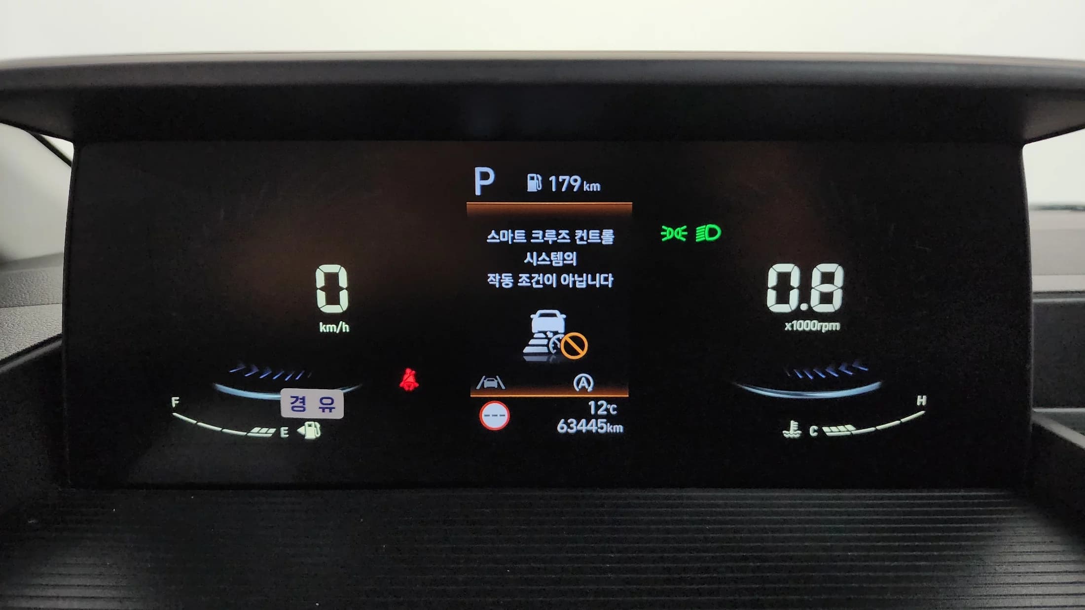 Hyundai Staria 4WD Tourer 9-Seater Modern, 2022 г. 63589 км. — фото 8