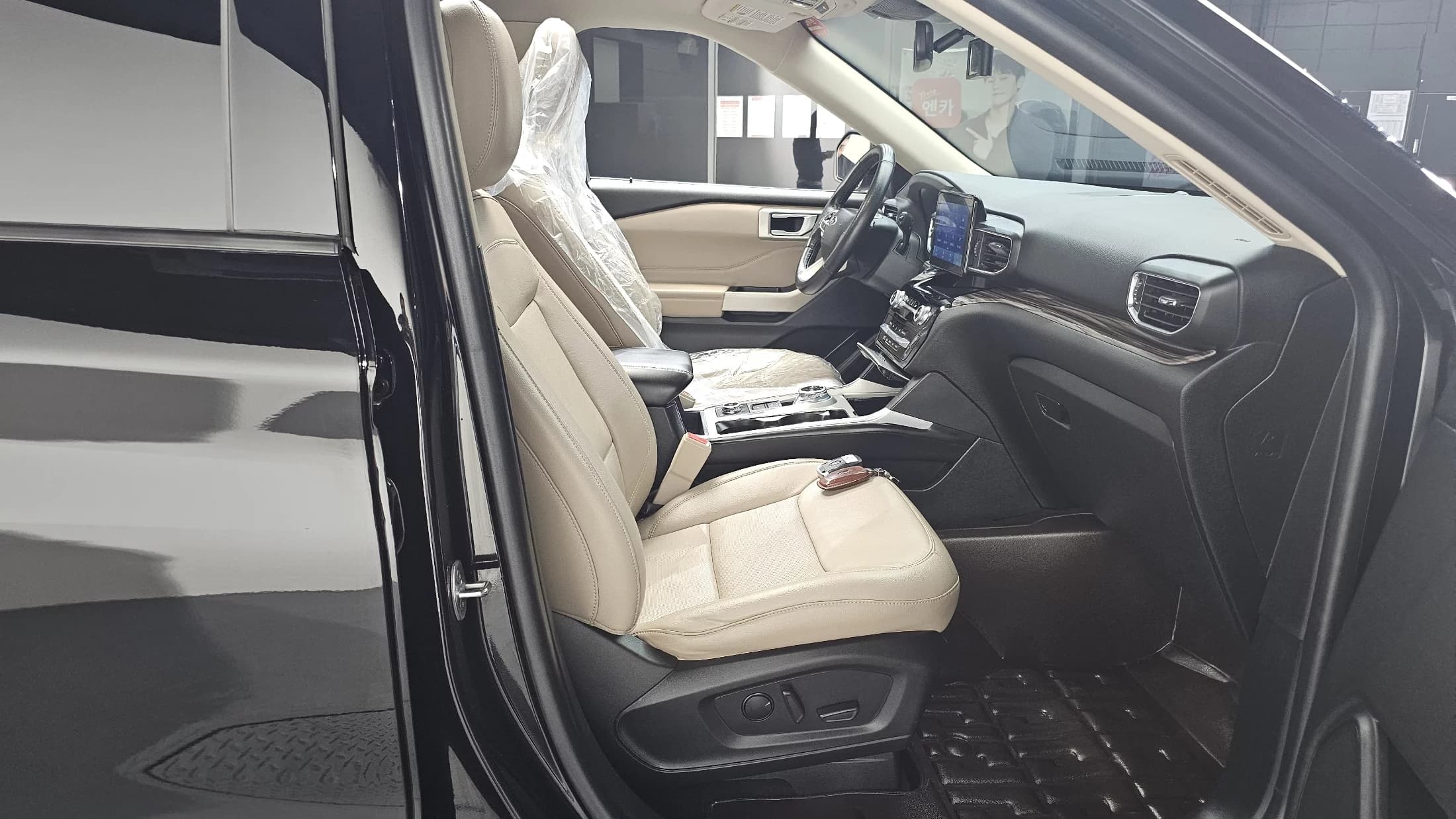 Ford EXPLORER 2.3 LimIted 4WD, 2022 г. 64567 км. — фото 11