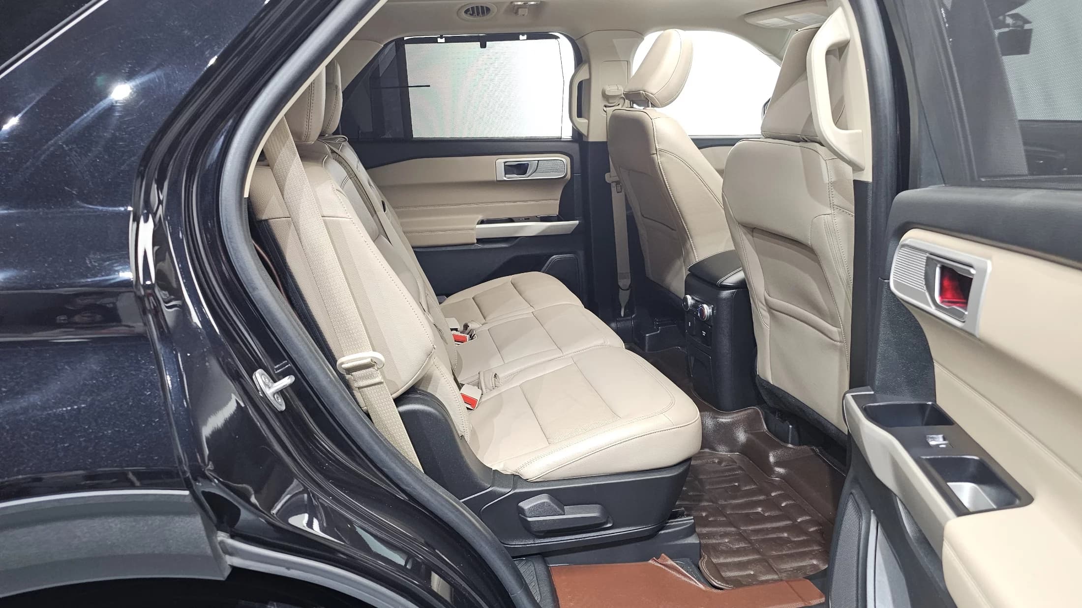 Ford EXPLORER 2.3 LimIted 4WD, 2022 г. 64567 км. — фото 12