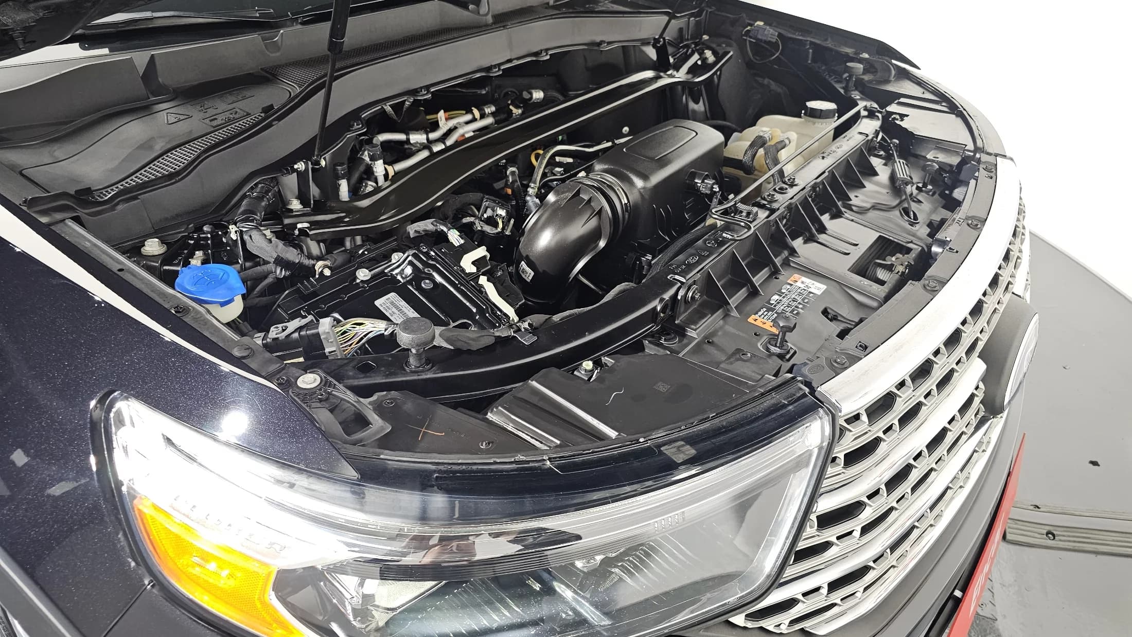 Ford EXPLORER 2.3 LimIted 4WD, 2022 г. 64567 км. — фото 6