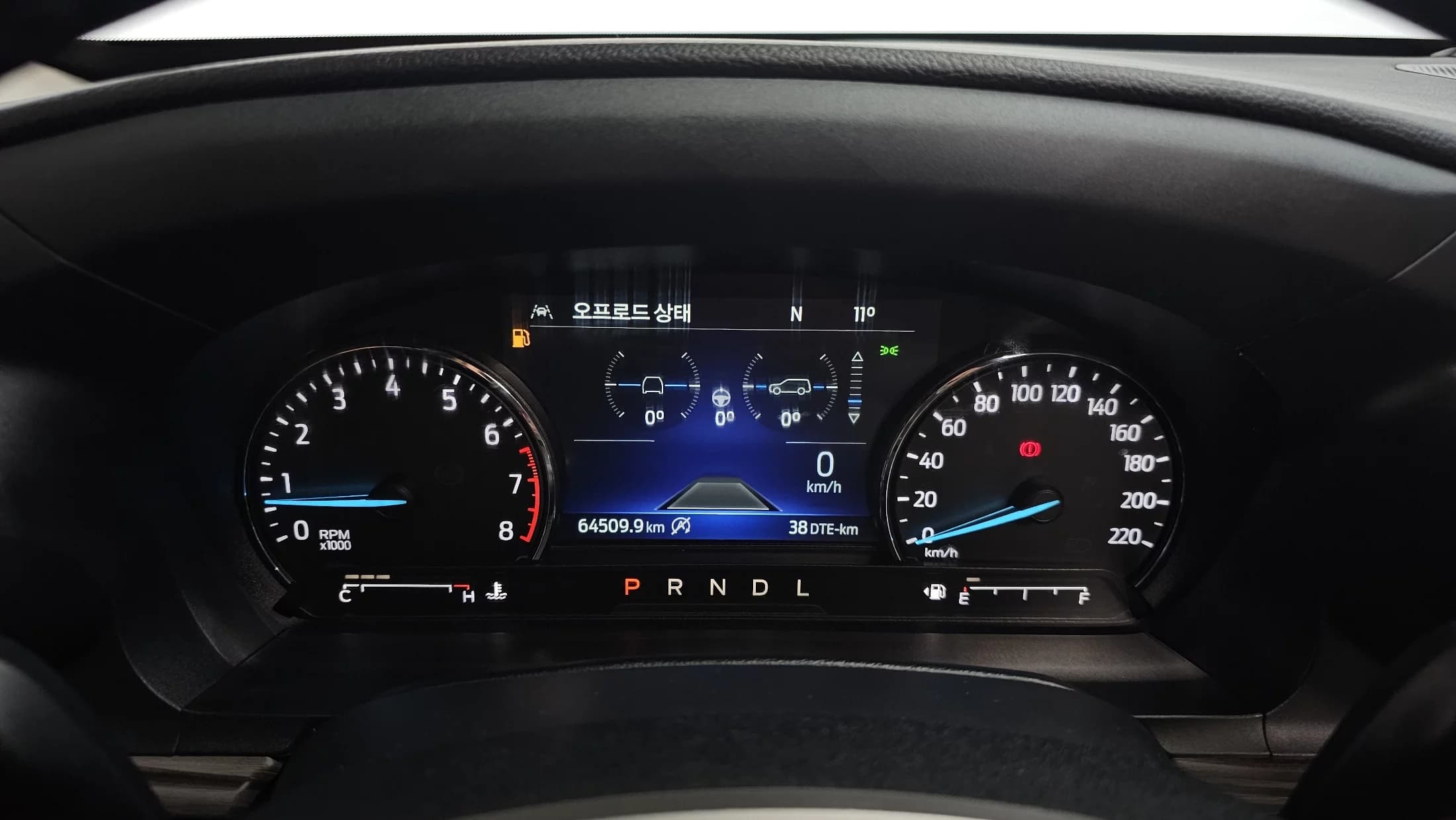 Ford EXPLORER 2.3 LimIted 4WD, 2022 г. 64567 км. — фото 8